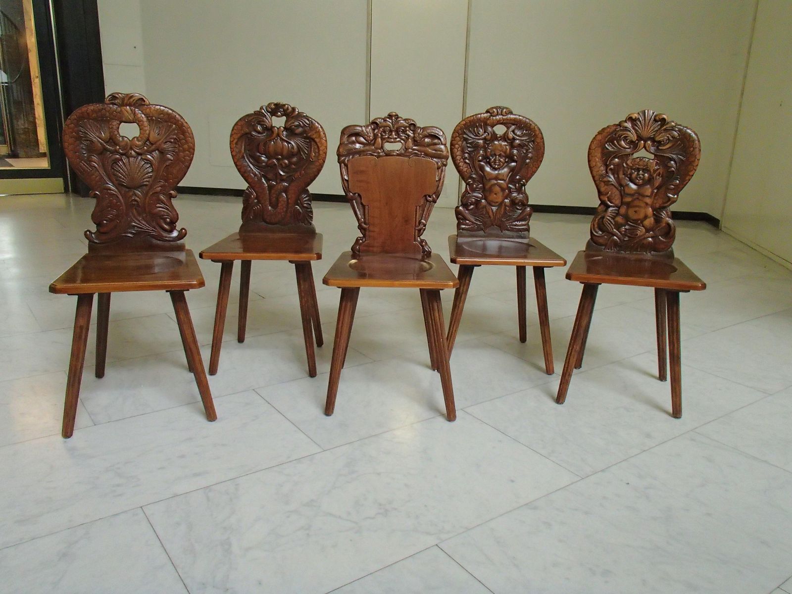 photo vinterior 18th Century Brutalist Wooden Chair Carved With Fabulous Creature