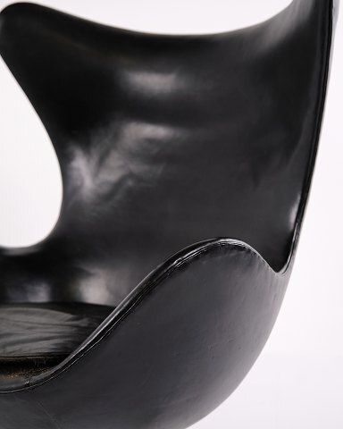 The Egg   Arne Jacobsen   Black Original Leather   Fritz Hansen   1950s   Older Model photo 6225.0