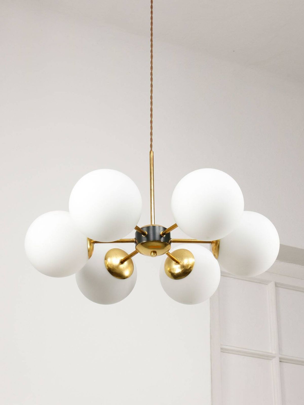 photo vintage Sputnik 6 Arm Chandelier In Mid Century Modern Italian Style With Opaline Shades, 19