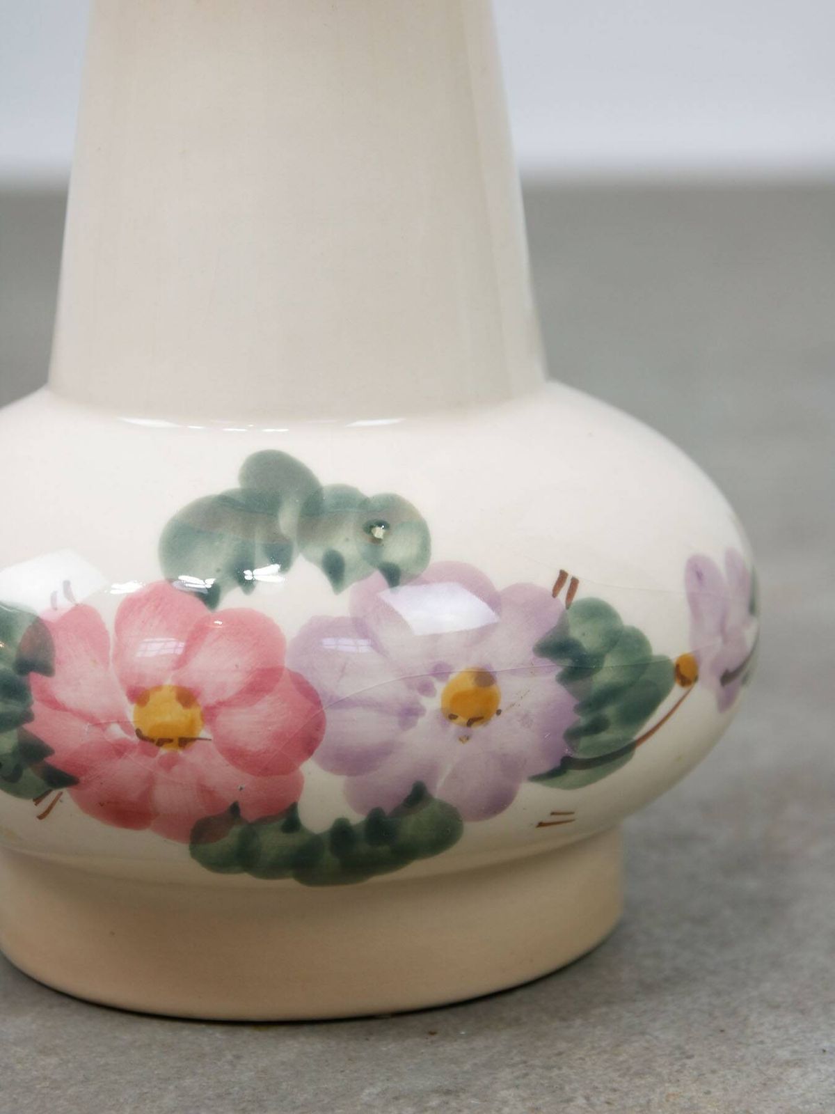 Mid Century Italian Floral Table Lamp In Ceramic And Opaline Glass photo vinterior