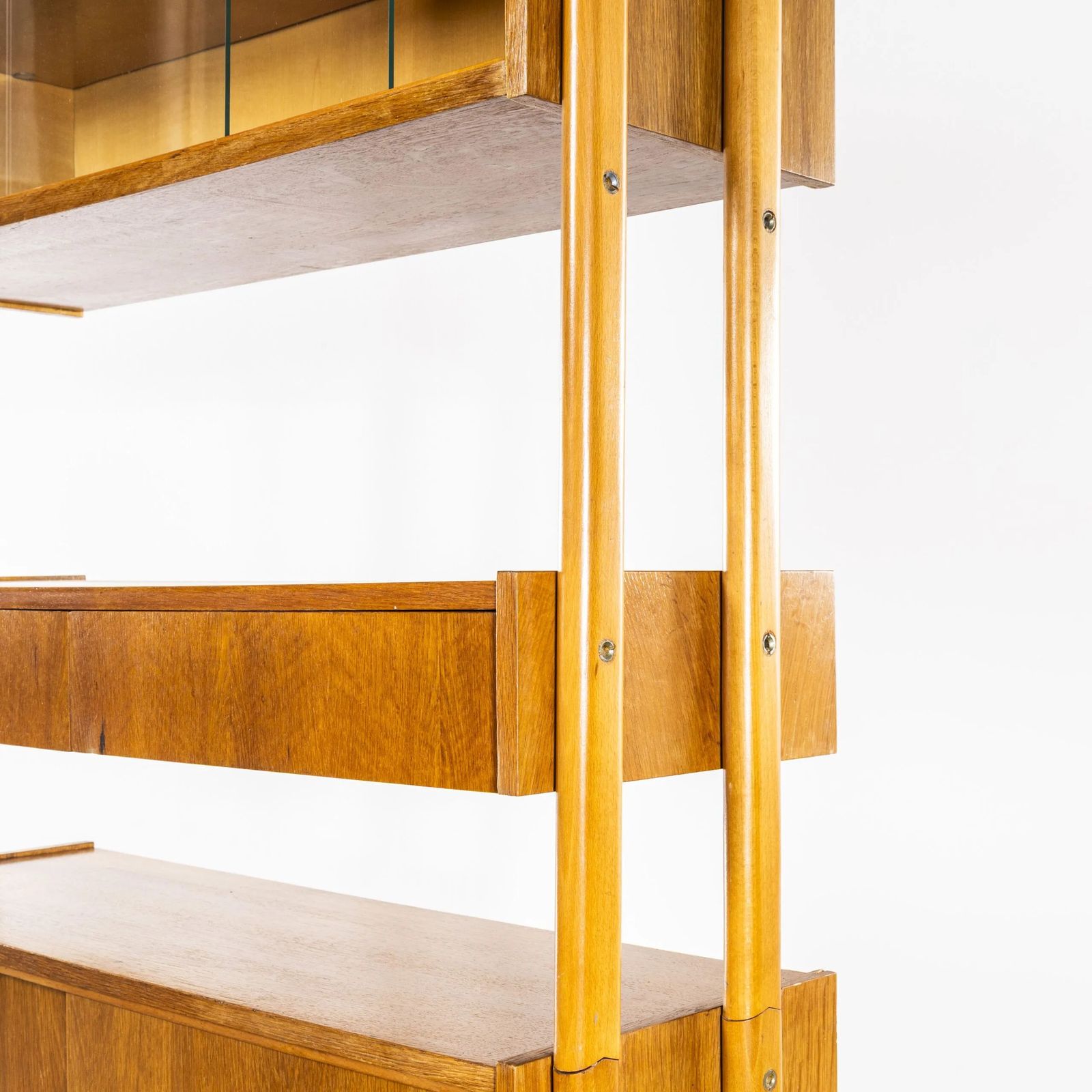 1960’s Tall Glass Mid Century Shelving Unit photo vinterior