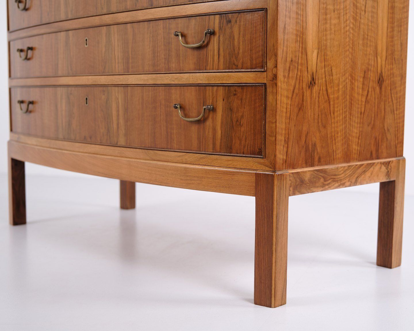 Ole Wanscher – Chest Of Drawers – Walnut & Brass – 1940s photo vintage