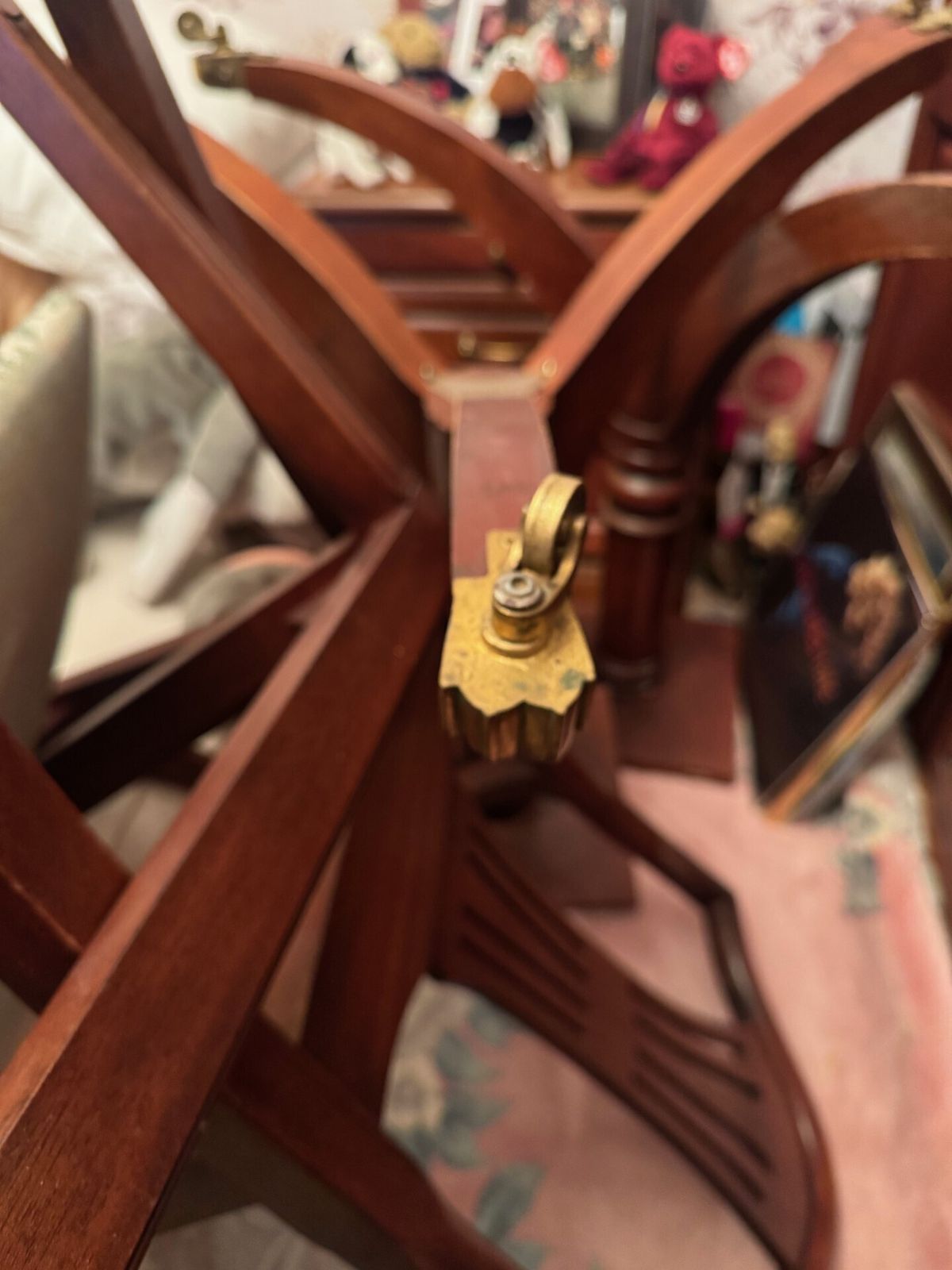 Brights Of Nettlebed Extending Dining Table And Chairs photo 450.0