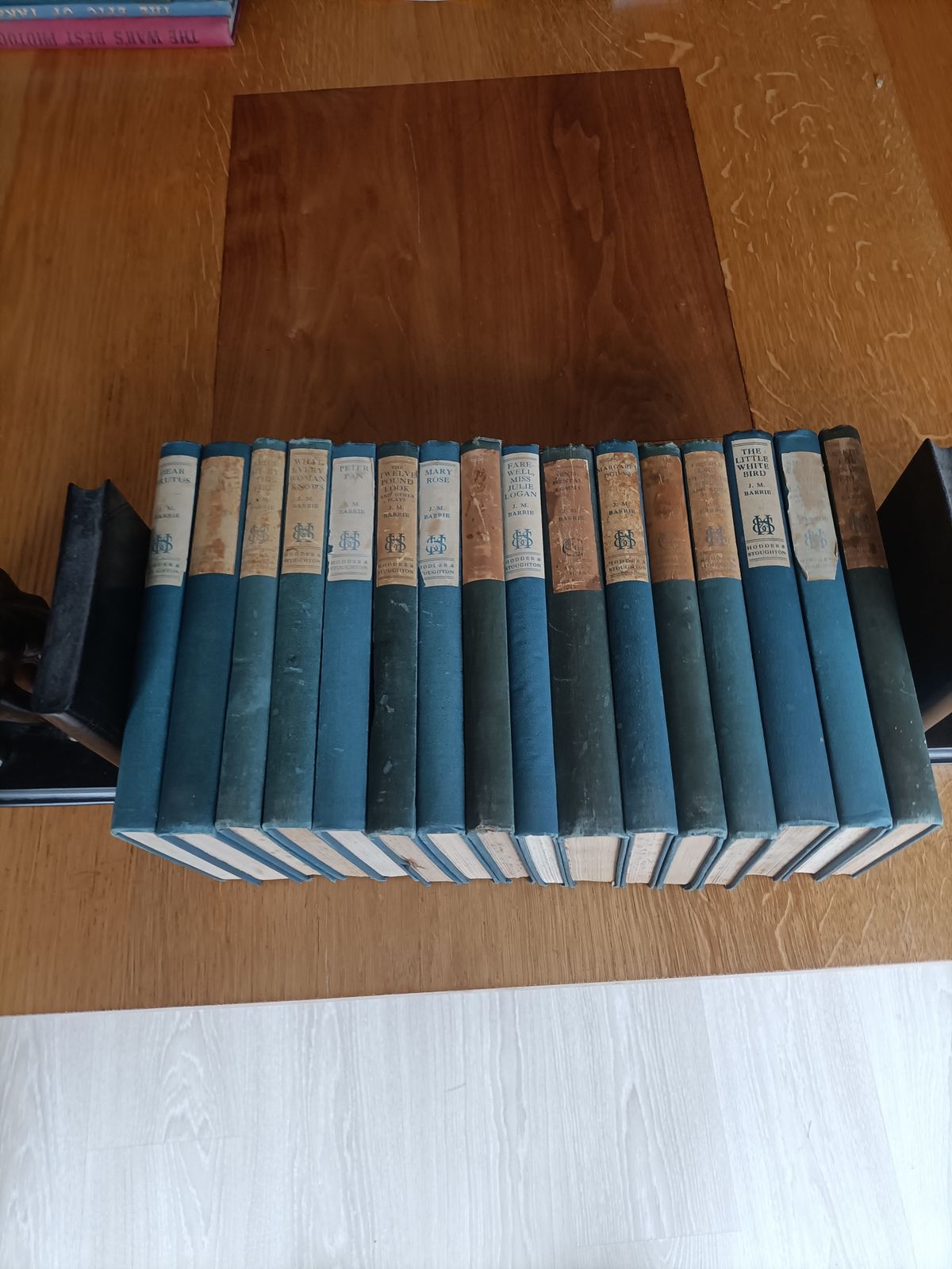 100.0 16 Plays And Works Of J.M.Barrie In Hardback. photo