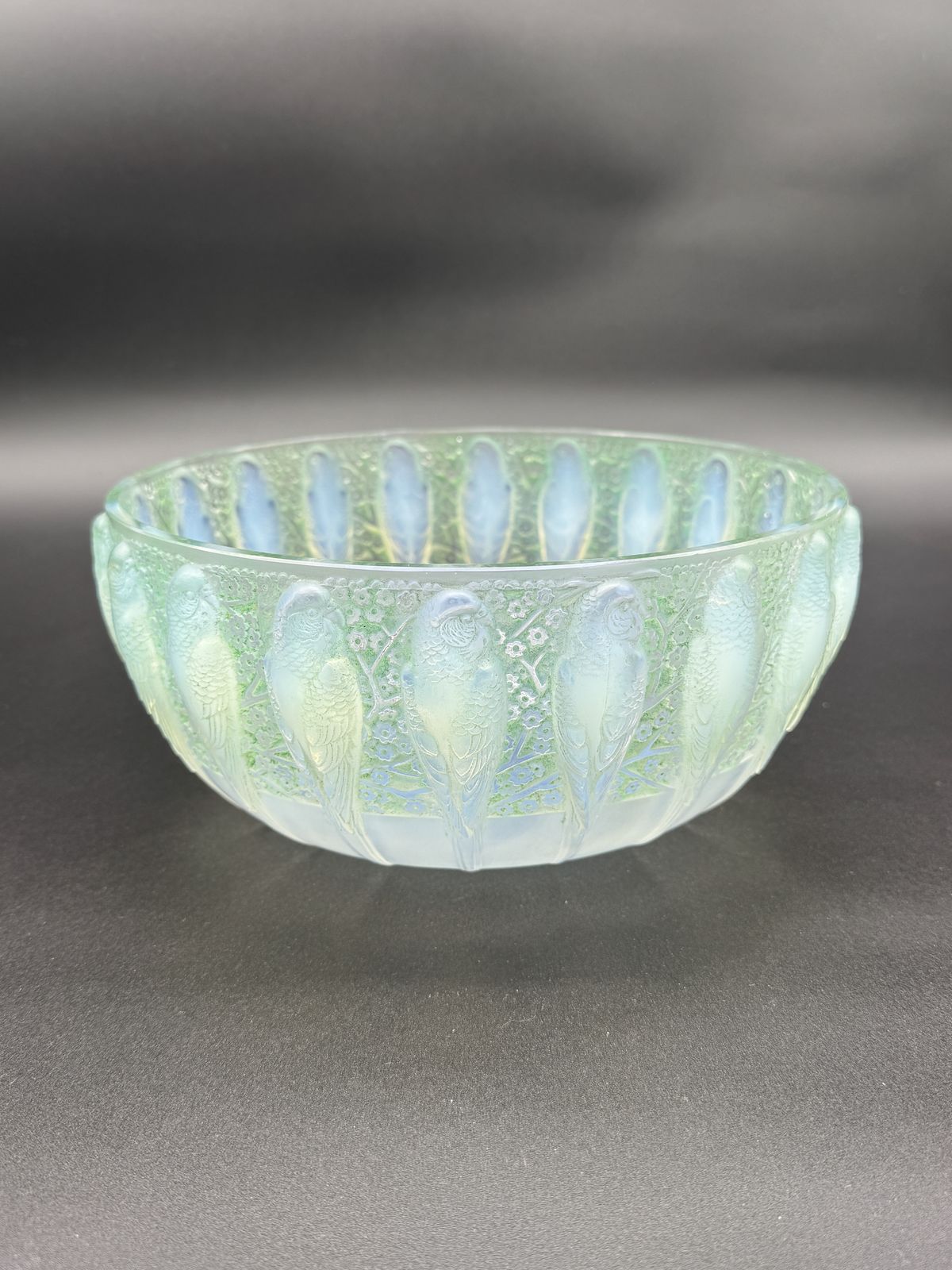 A R.Lalique Perruches Bowl In Opalescent Glass photo furniture