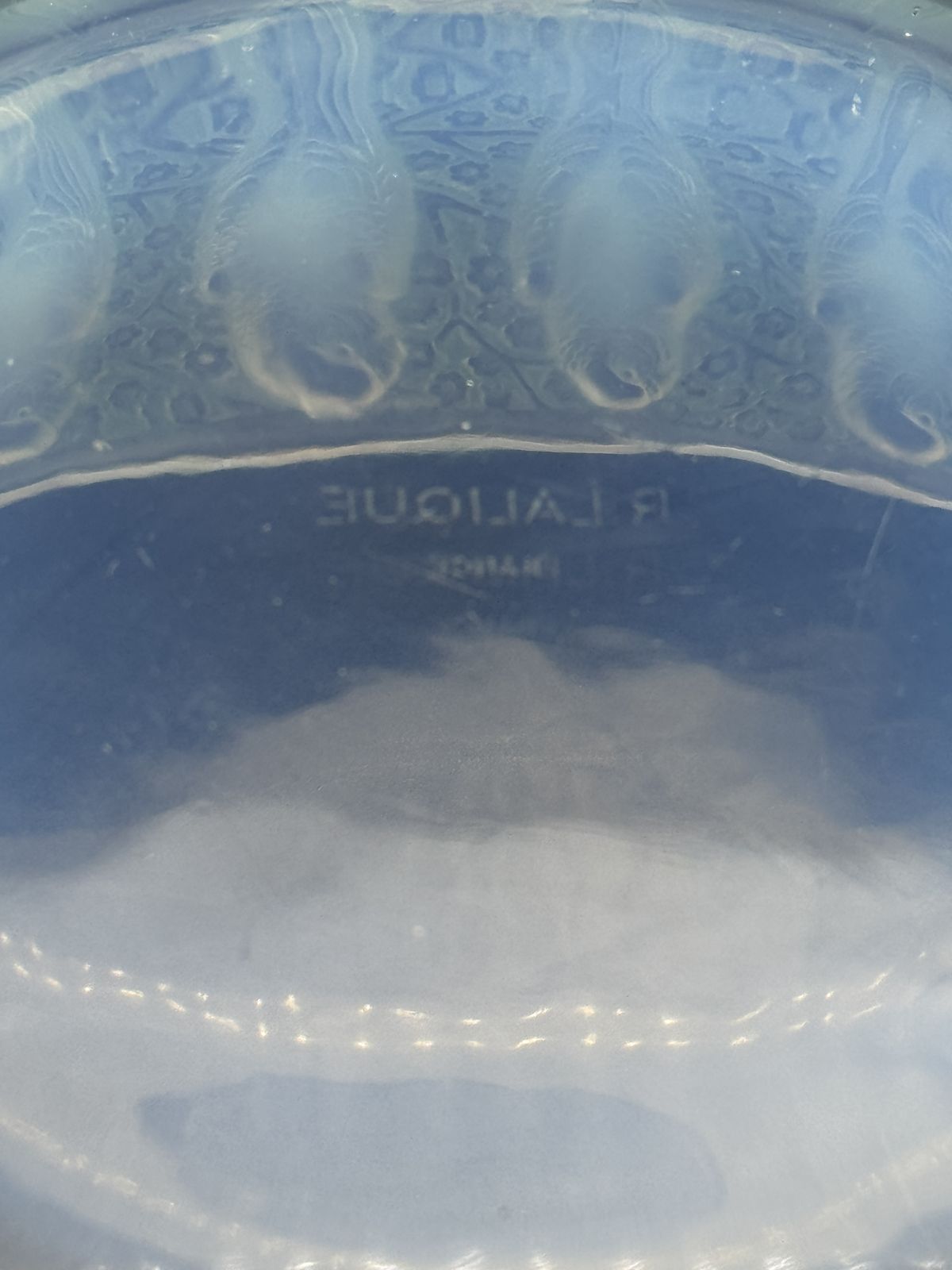 A R.Lalique Perruches Bowl In Opalescent Glass photo vinterior