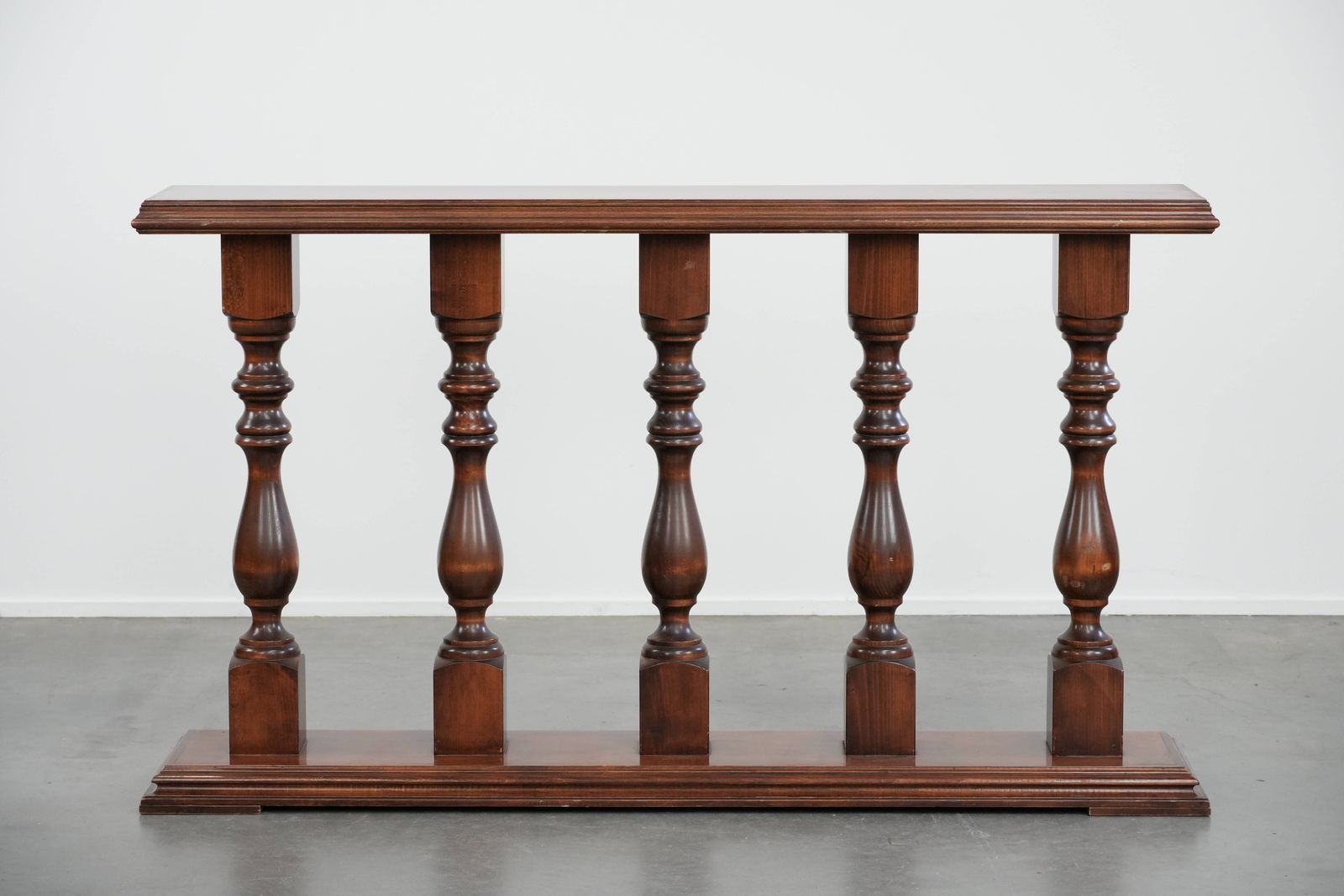 Stijlvolle En Elegante Klassieke Sidetafel/Balustrade/Halconsole Uit De 20e Eeuw photo furniture