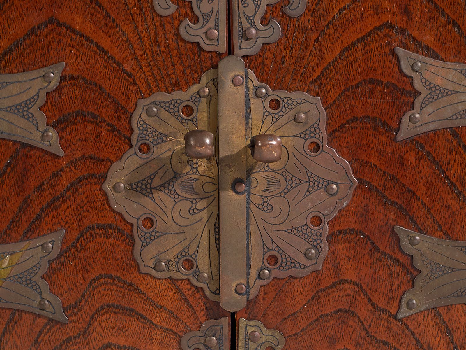 Antique Mirror Vanity In Zelkova Wood – Korea, Circa 1900 photo vinterior