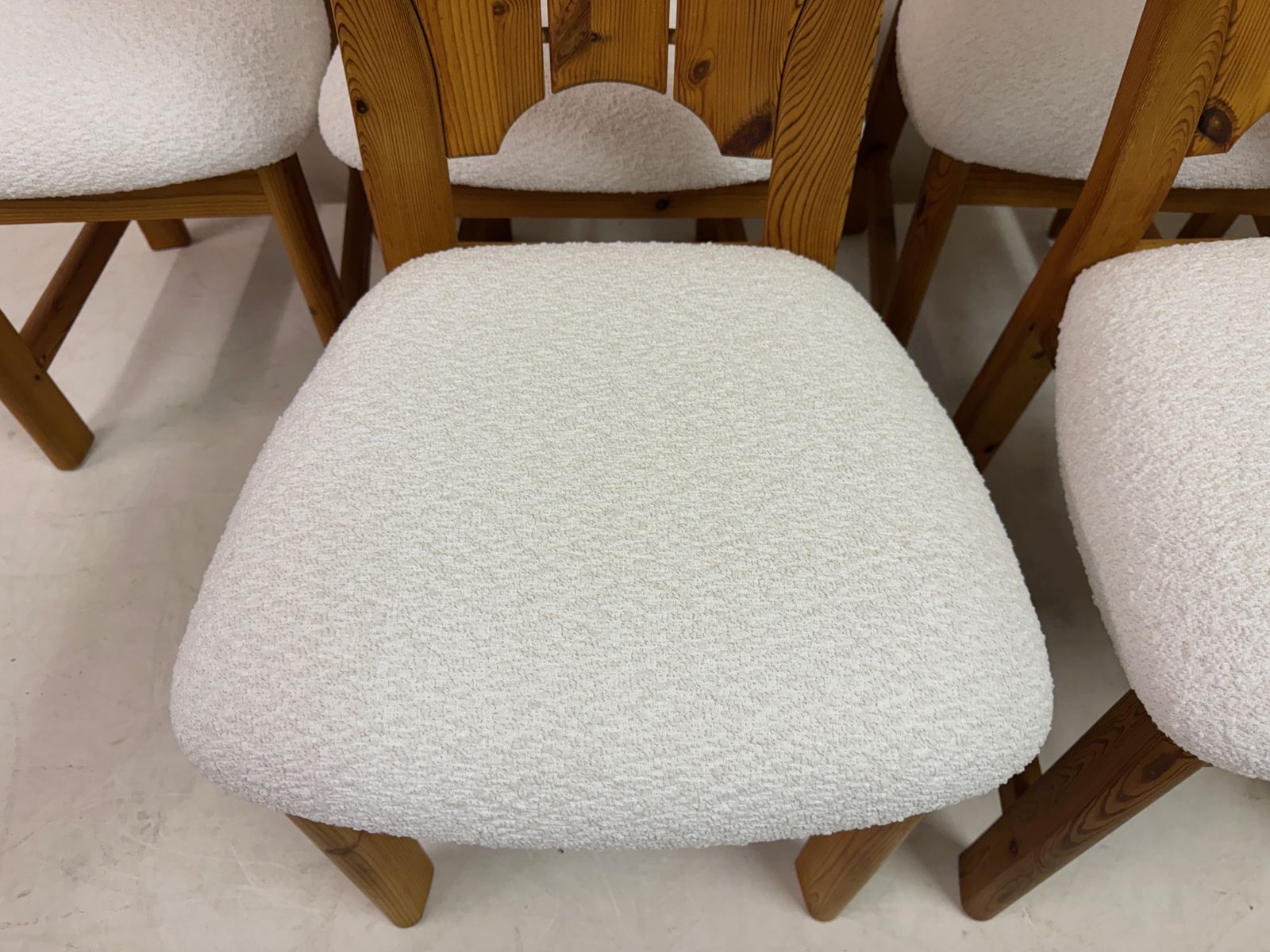 Set Of Six Pine And Boucle Scandianavian Dining Chairs photo vinterior