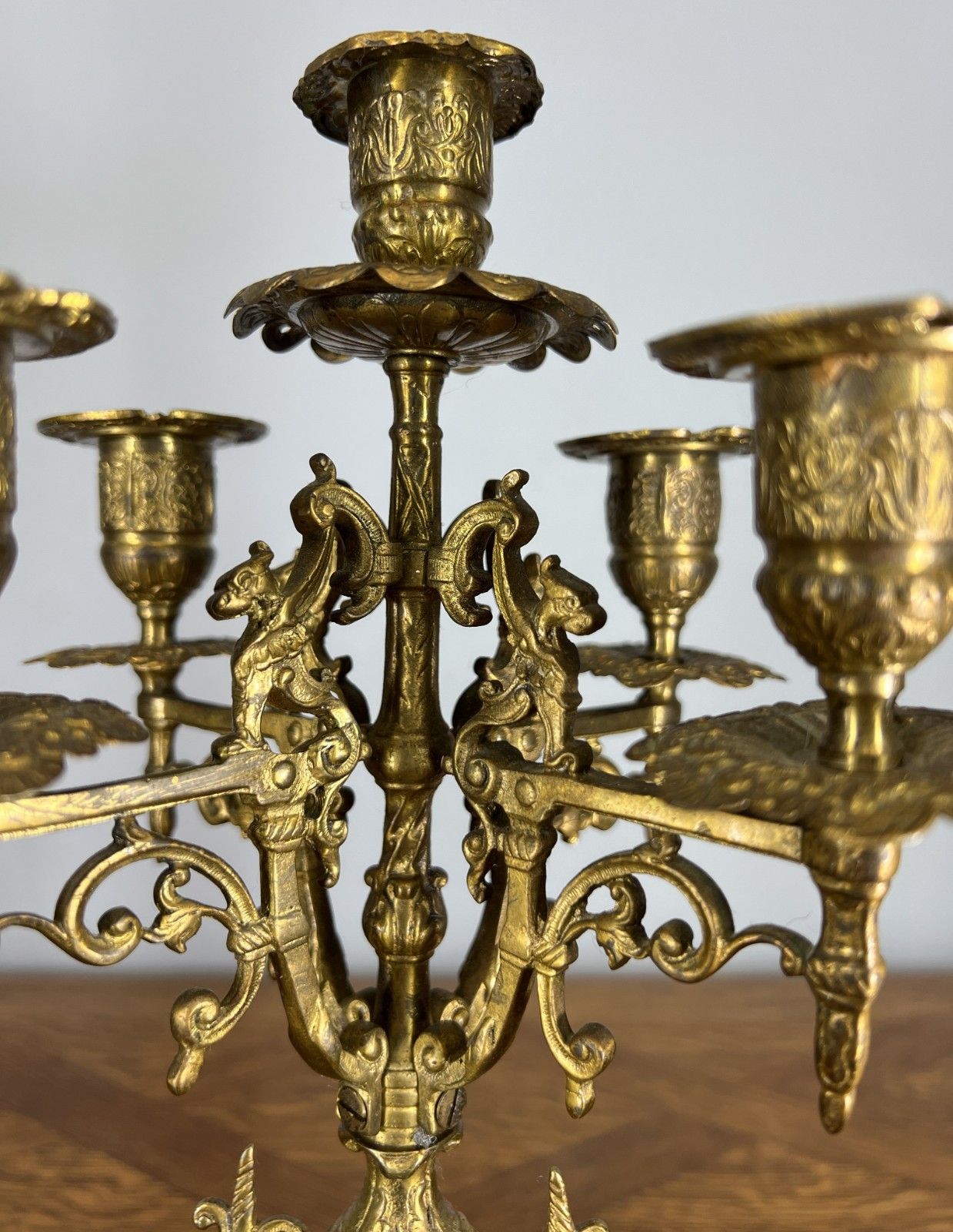 photo vinterior Mantel Clock Vintage French Style Architectural Brass Garniture Set Lot 4645