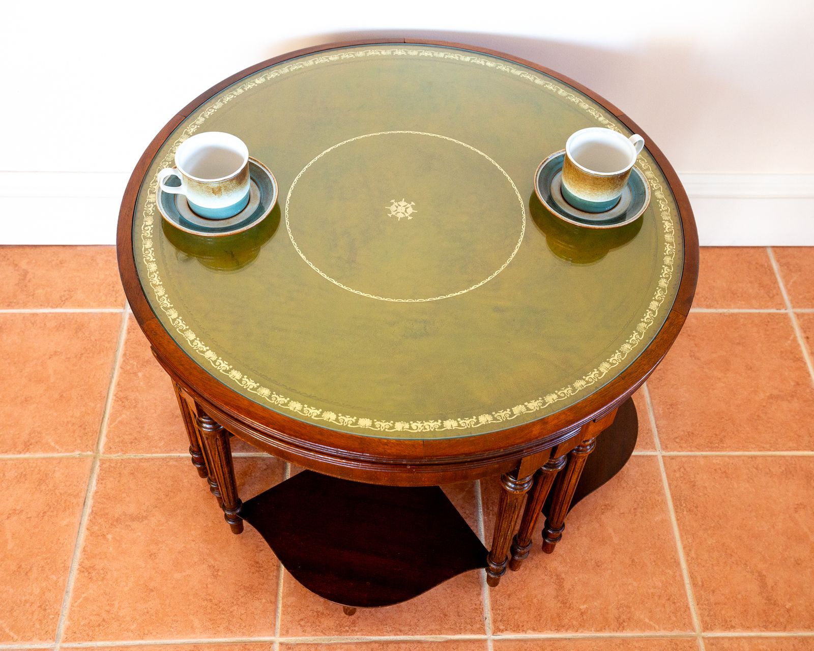 photo furniture Campaign Style Leather Top Mahogany Nesting Centre Coffee Tables Glass Embossed Stencilled Leather Occasional Cocktail Tables Nest Of Tables Segmented