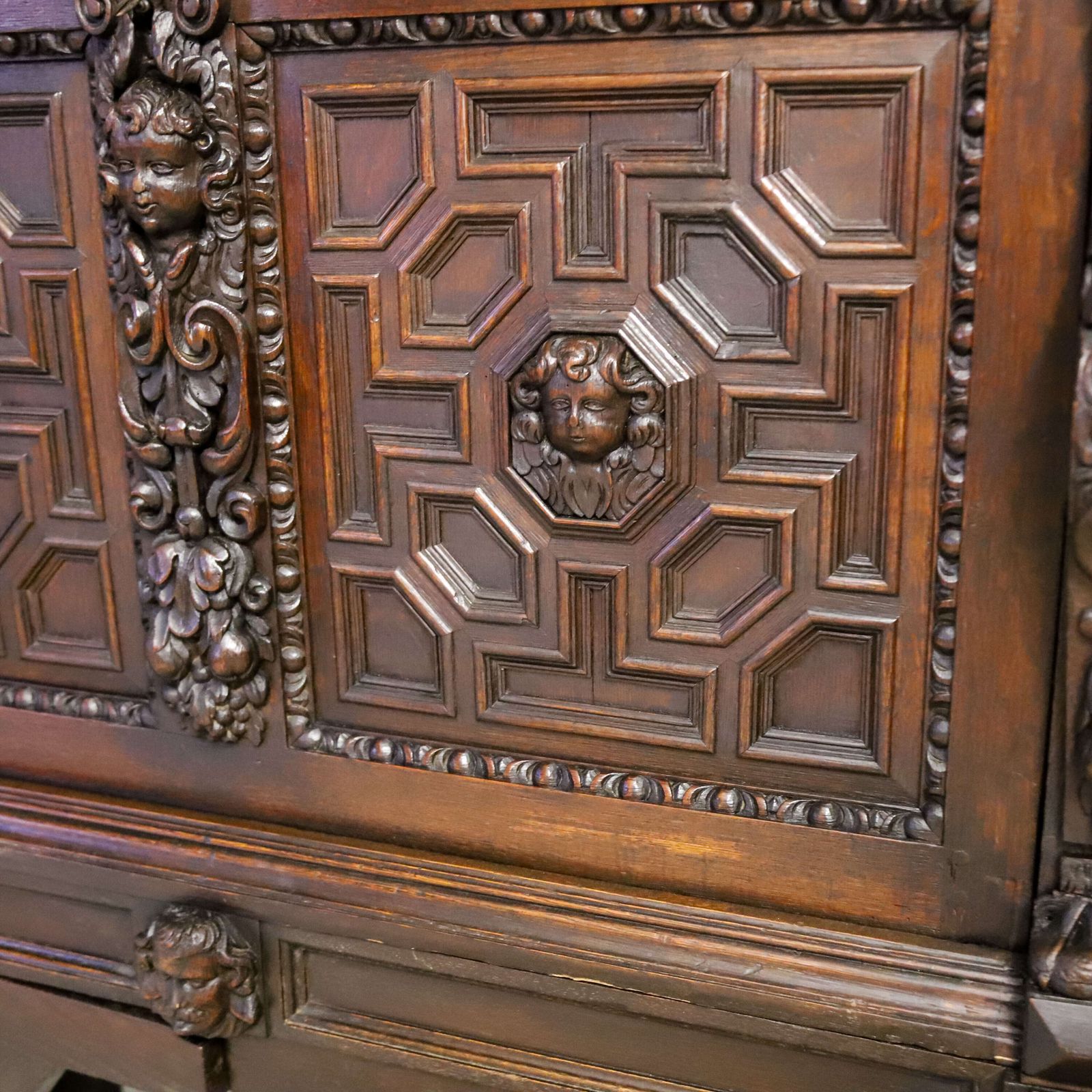 19th Century Flemish Carved Oak Cabinet On Stand With Lion Masks C.1850 1880 photo vinterior
