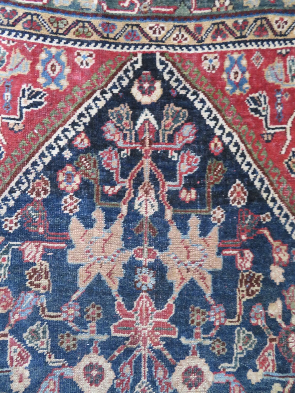 Unusual Qashqai Kashkuli Rug. 201cm X 145cm photo 1950.0