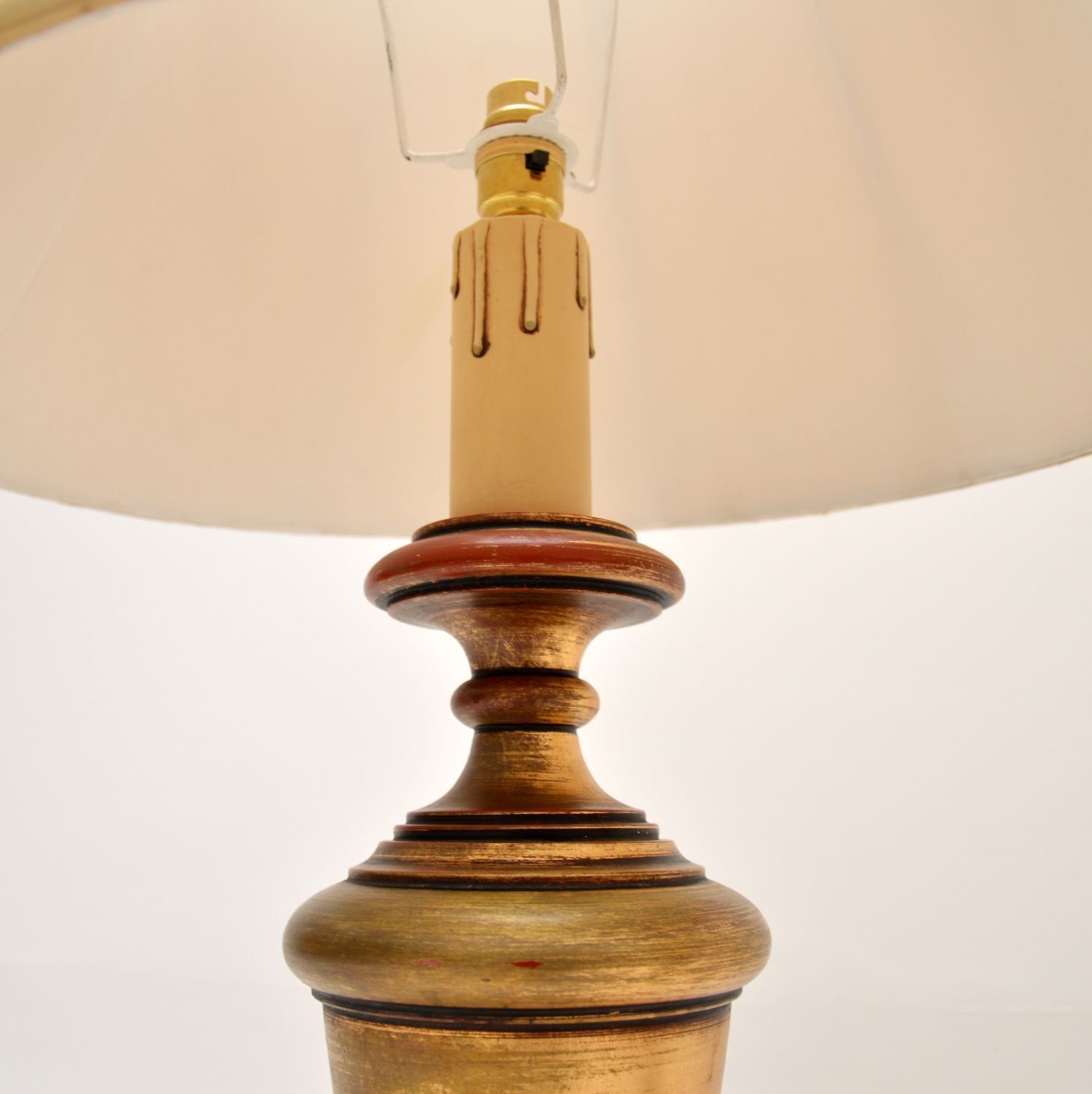 photo furniture Pair Of Antique Gilt Wood Table Lamps
