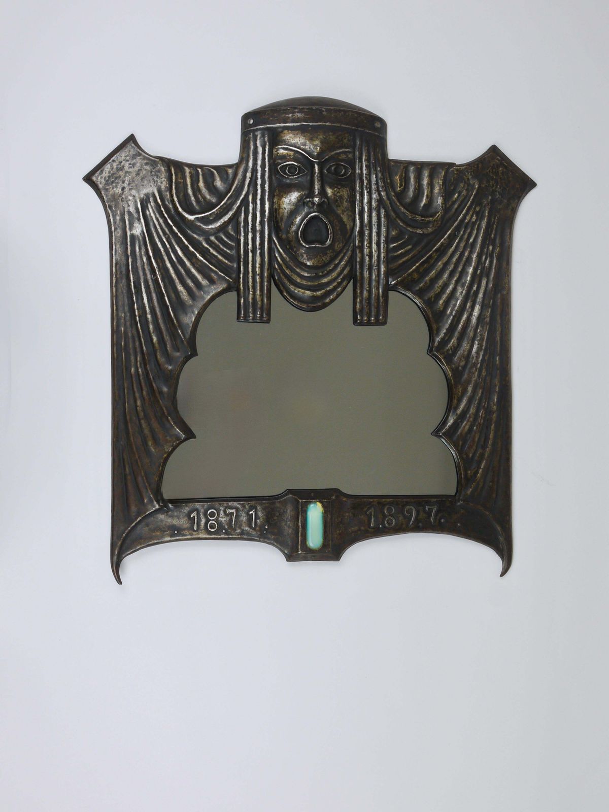 Vienna Secession Art Nouveau Gustav Klimt Attr „Tragedy“ Theater Wall Mirror, Au photo vintage