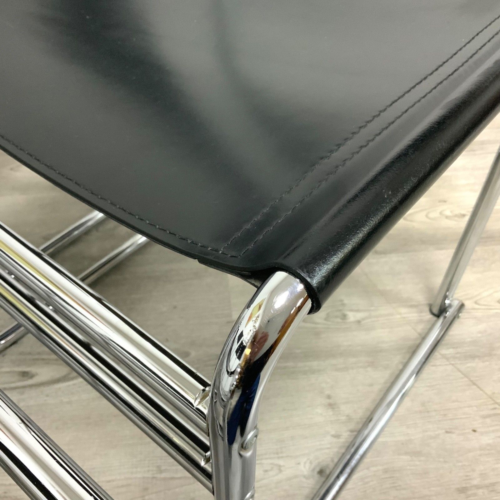 photo furniture A Set Of 4 Marcel Breuer B40 Dining Chairs Black Leather By Tecta Dated 1999