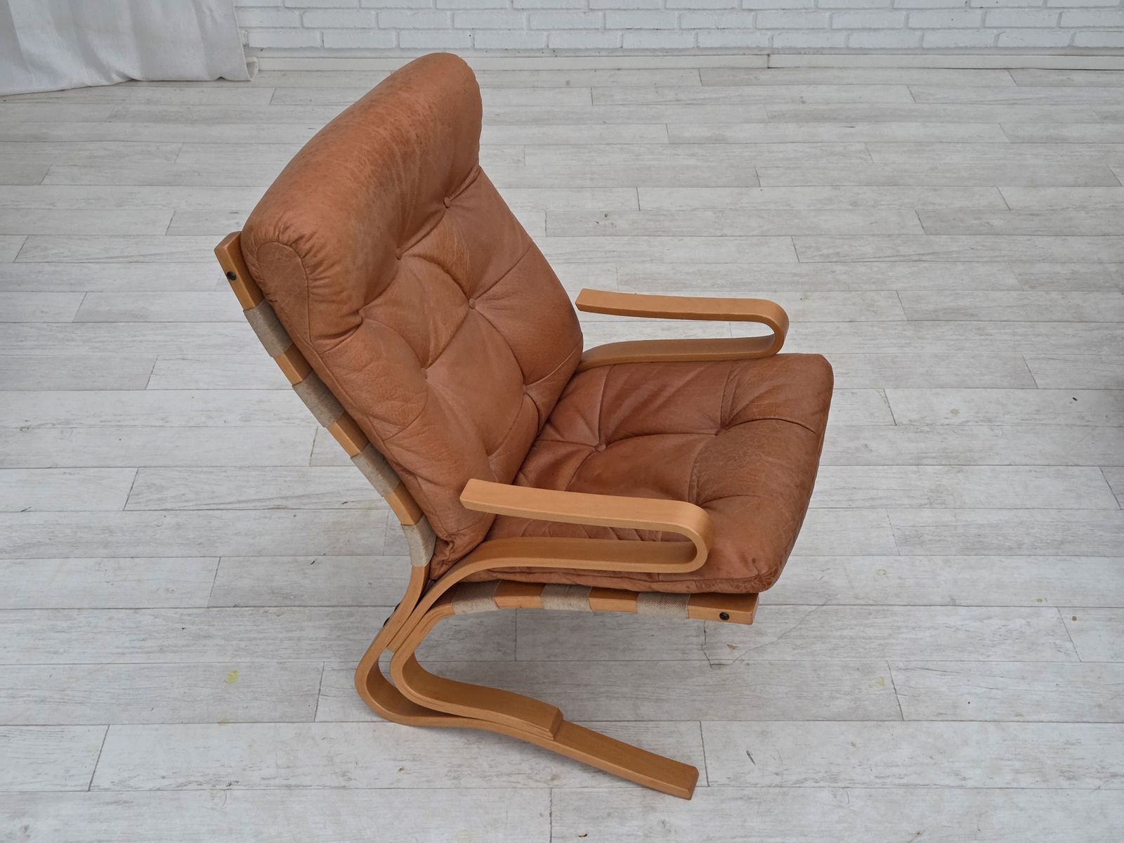 Jaren 1970, Noorse Fauteuil, Model "Kengu", Meubelsleder. photo 920.0