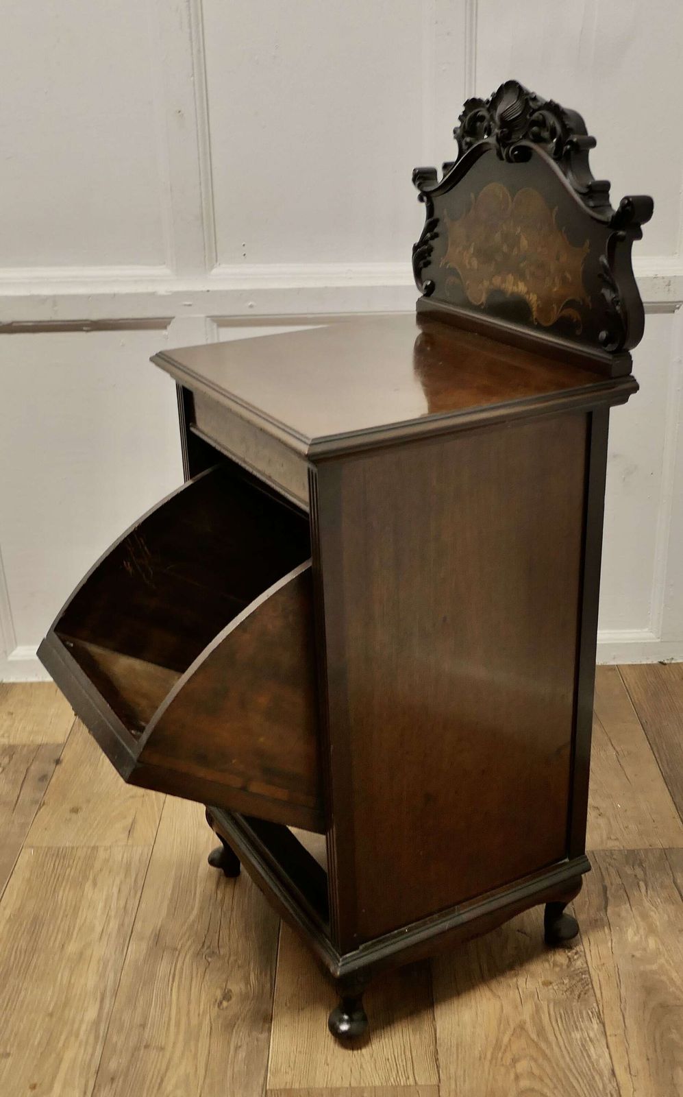 Late 19th Century Fireside Companion, Purdonium photo vinterior