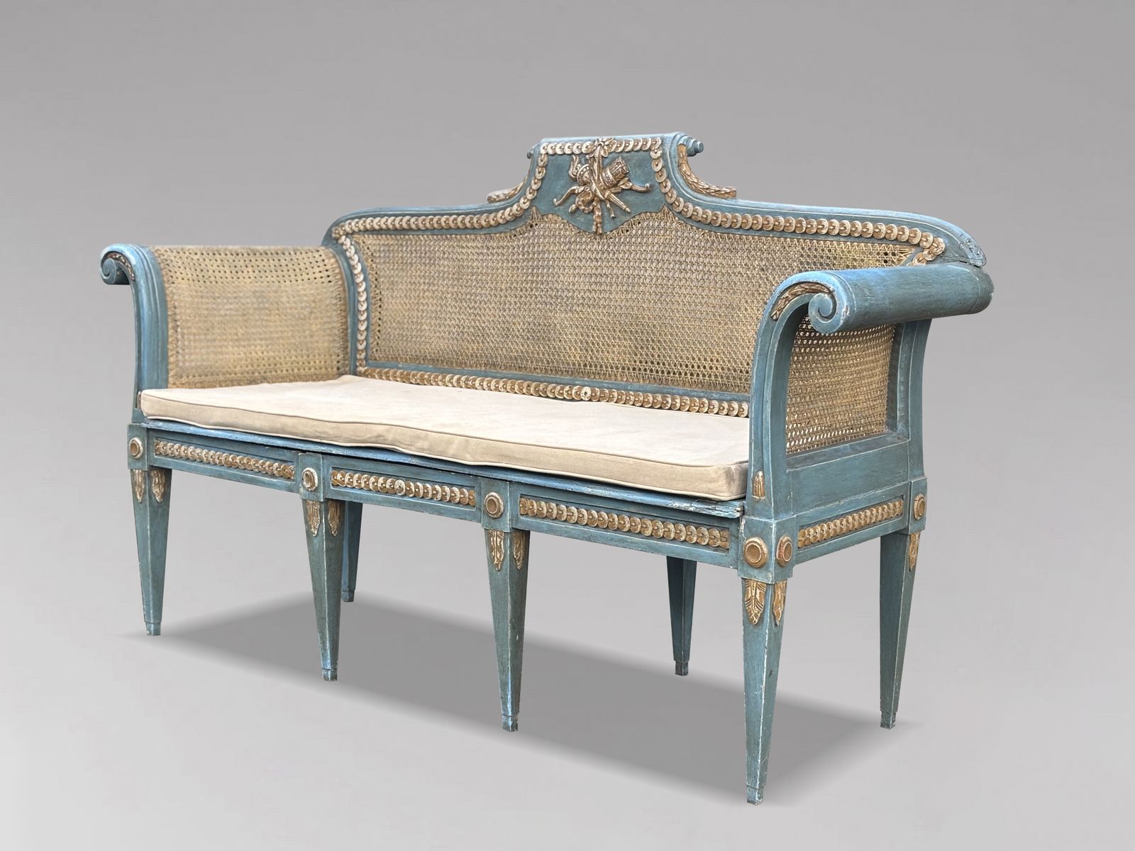 photo vinterior 19th Century Louis XVI Painted & Caned Bench