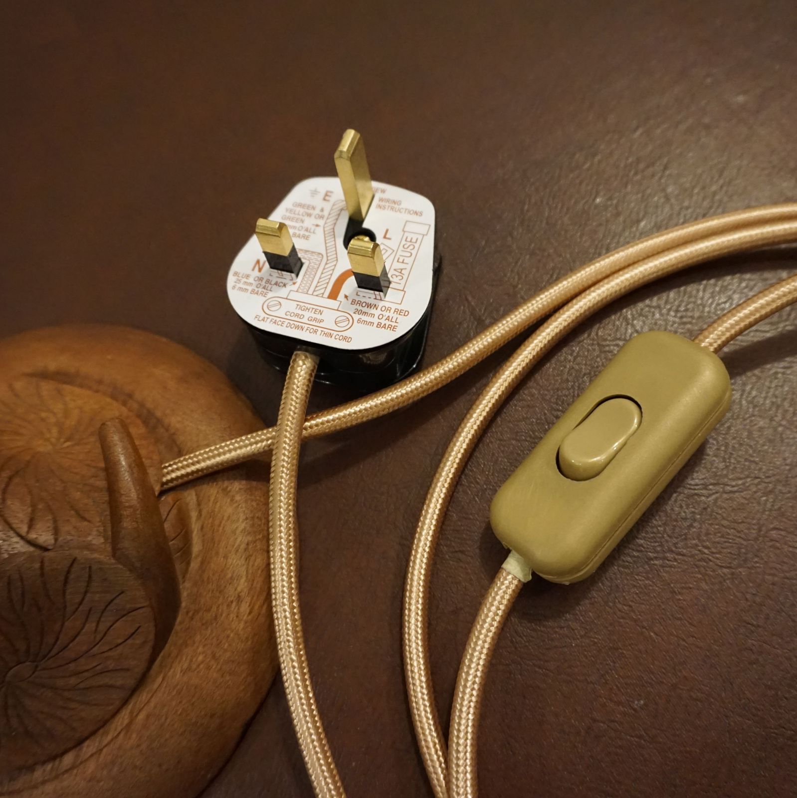 photo vinterior Mid Century Teak Pair Lotus Lamps X2 Pair Thai Indonesian Handmade Ooak Design