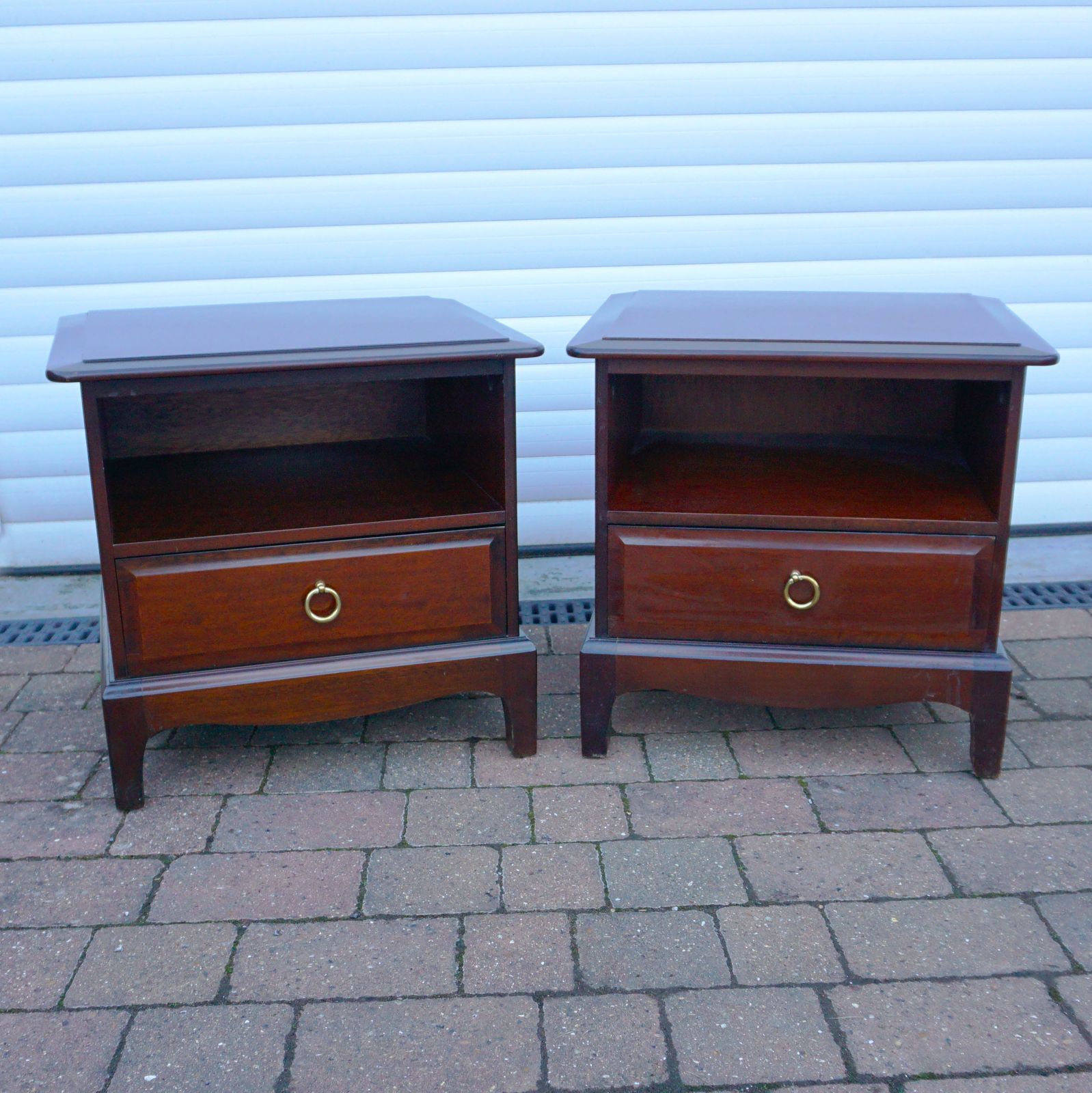 2x Stag Minstrel Pair Bedside Tables Original Rosewood Finish With Cubby & Drawer