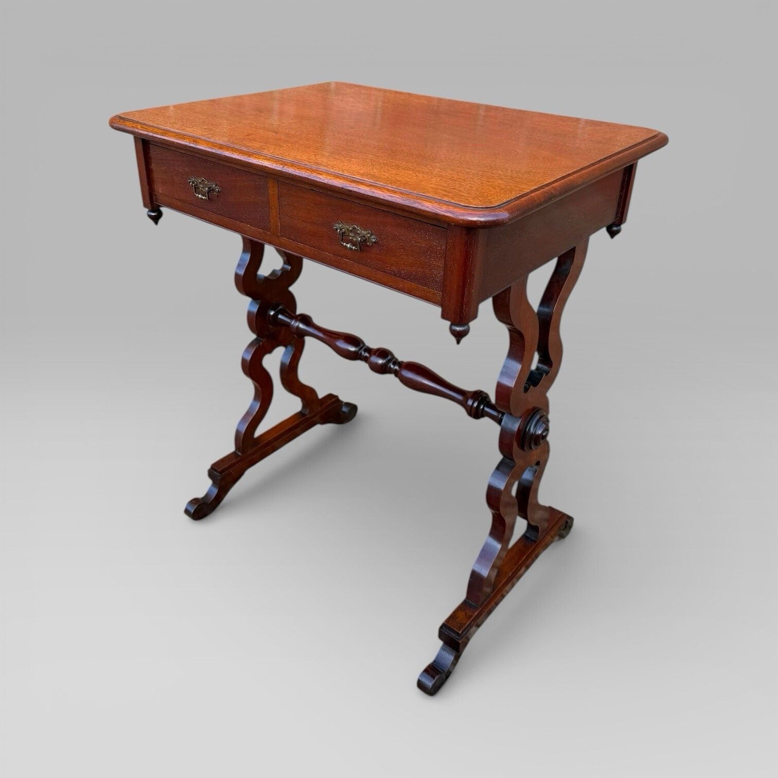 Antique Victorian Mahogany Centre Table / Occasional Table With 2 Drawers