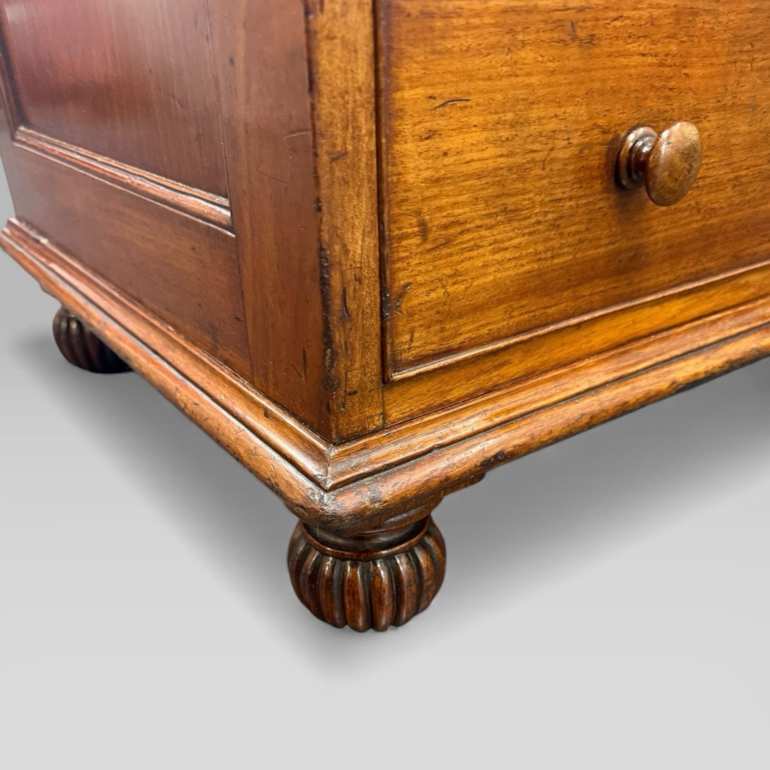 photo vintage Antique Mahogany Davenport Desk By Gillows Of Lancaster