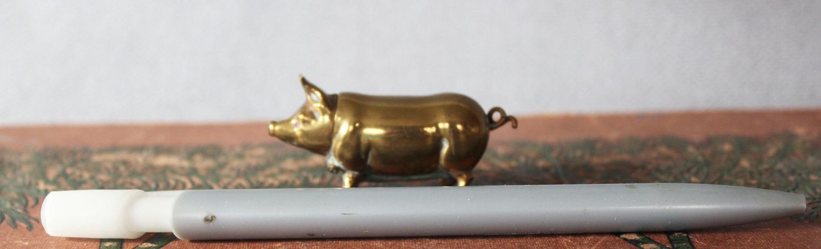 Antique Brass Pig Go To Bed Vesta Case, Match Holder, Night Light, British Victorian Novelty, Match Striker, Hinged, 19th Century photo 126.0