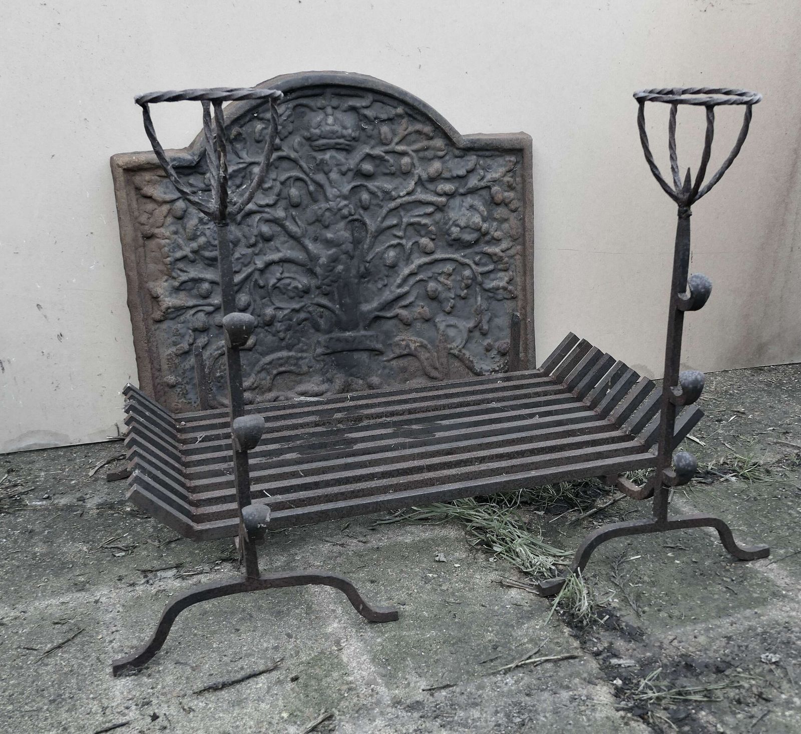 Very Heavy Large Fire Back The Fire Back Tells The Story Of King Charles II photo Home Fixtures