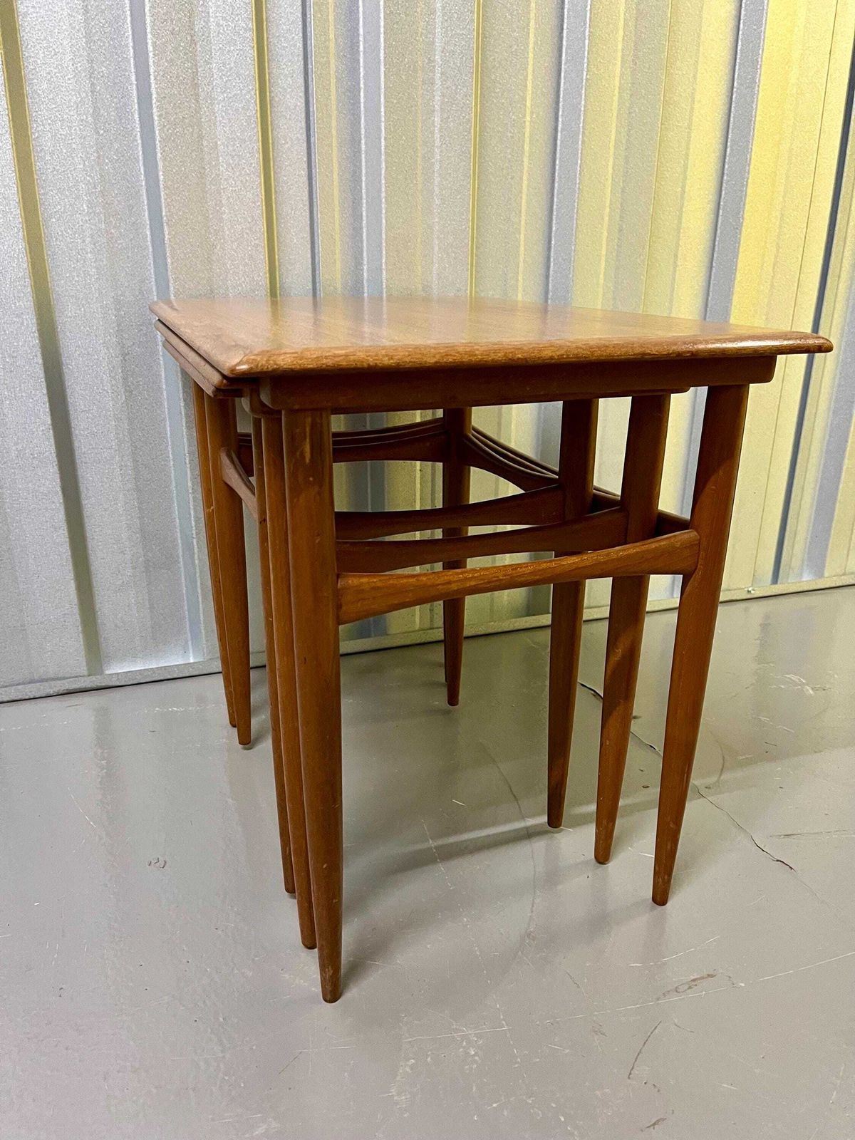 photo vinterior Poul Hundevad Danish Teak Nest Of Three Tables – Fabian, 1960s