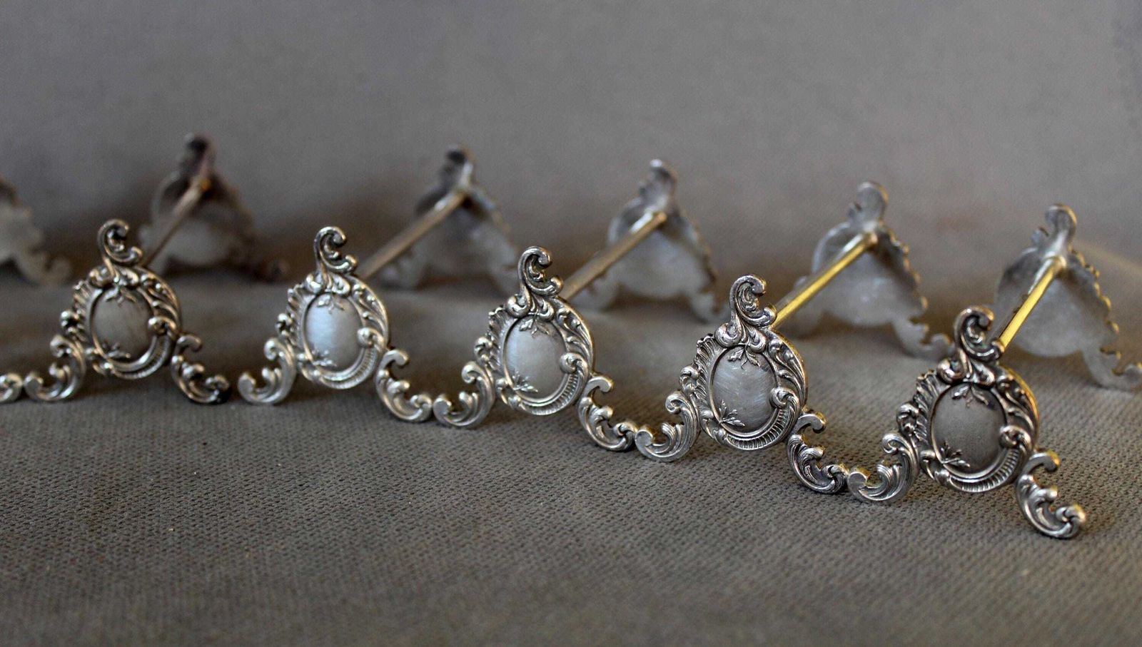 photo buy Set Of 12 Vintage Silver Plated Metal Knife Rests, Boxed, Derby British, Empire Regence Rococo Style, Metal, Dining, Dinner Table, Chopstick