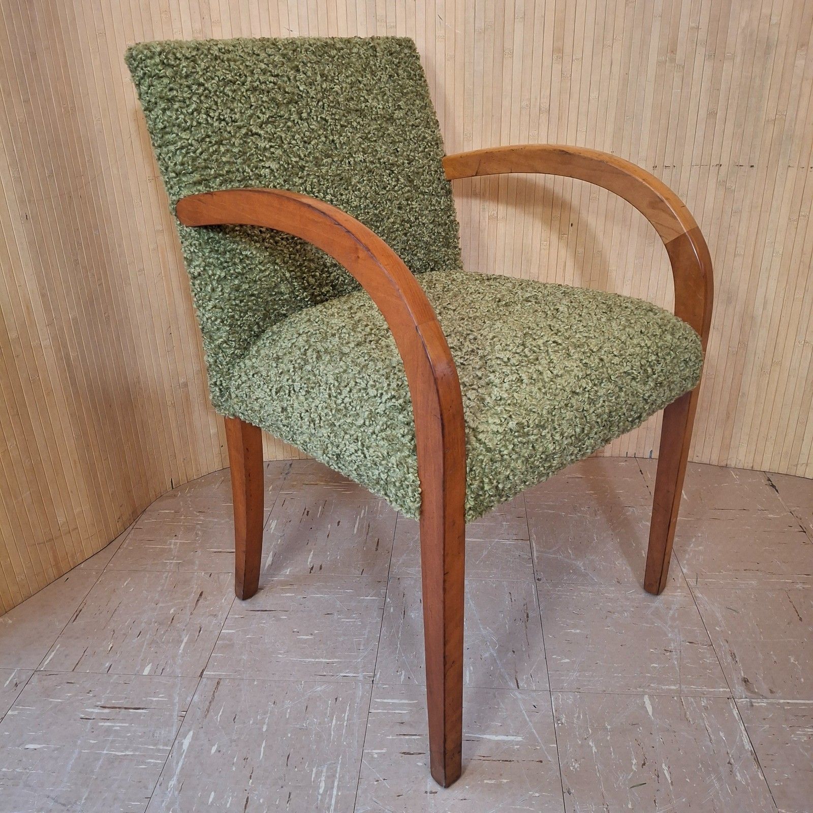 photo vintage Fab Vintage Art Deco Style Beech Bentwood Bridge Chair Soft Khaki Green Boucle
