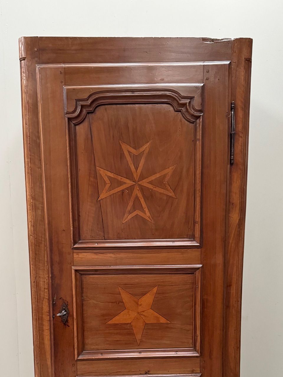 Large Fruitwood Cupboard photo vinterior