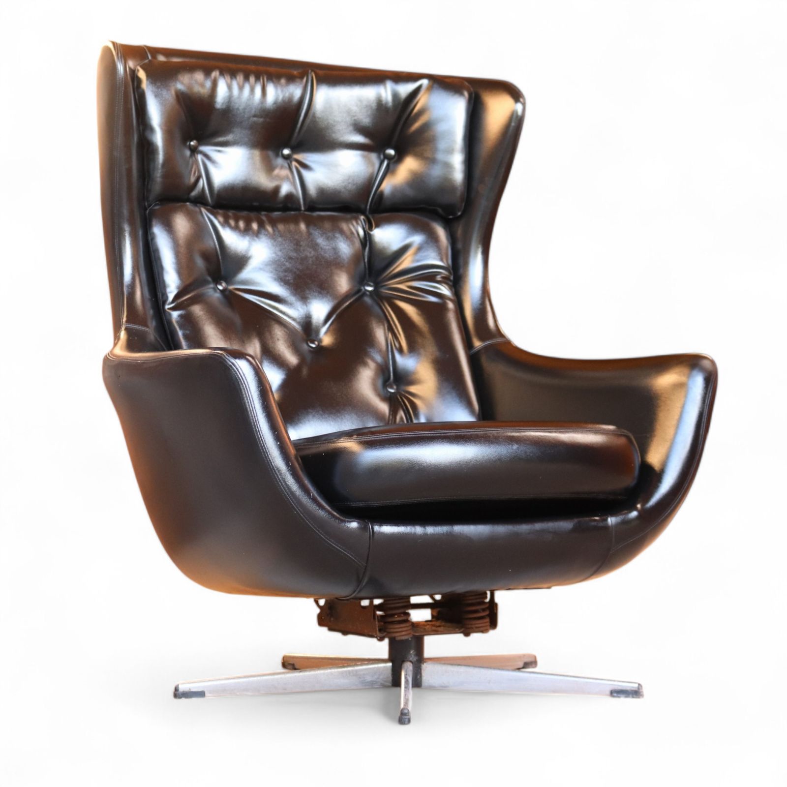 photo buy Mid Century Black Faux Leather Egg Chair Swivel Armchair