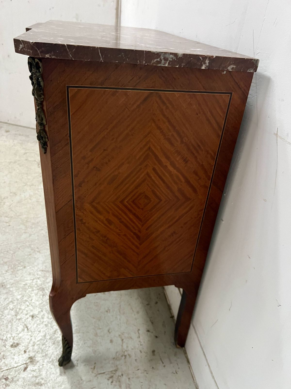 Transition Style Marquetry Chest Of Drawers With A Projecting Top, 20th Century photo vinterior