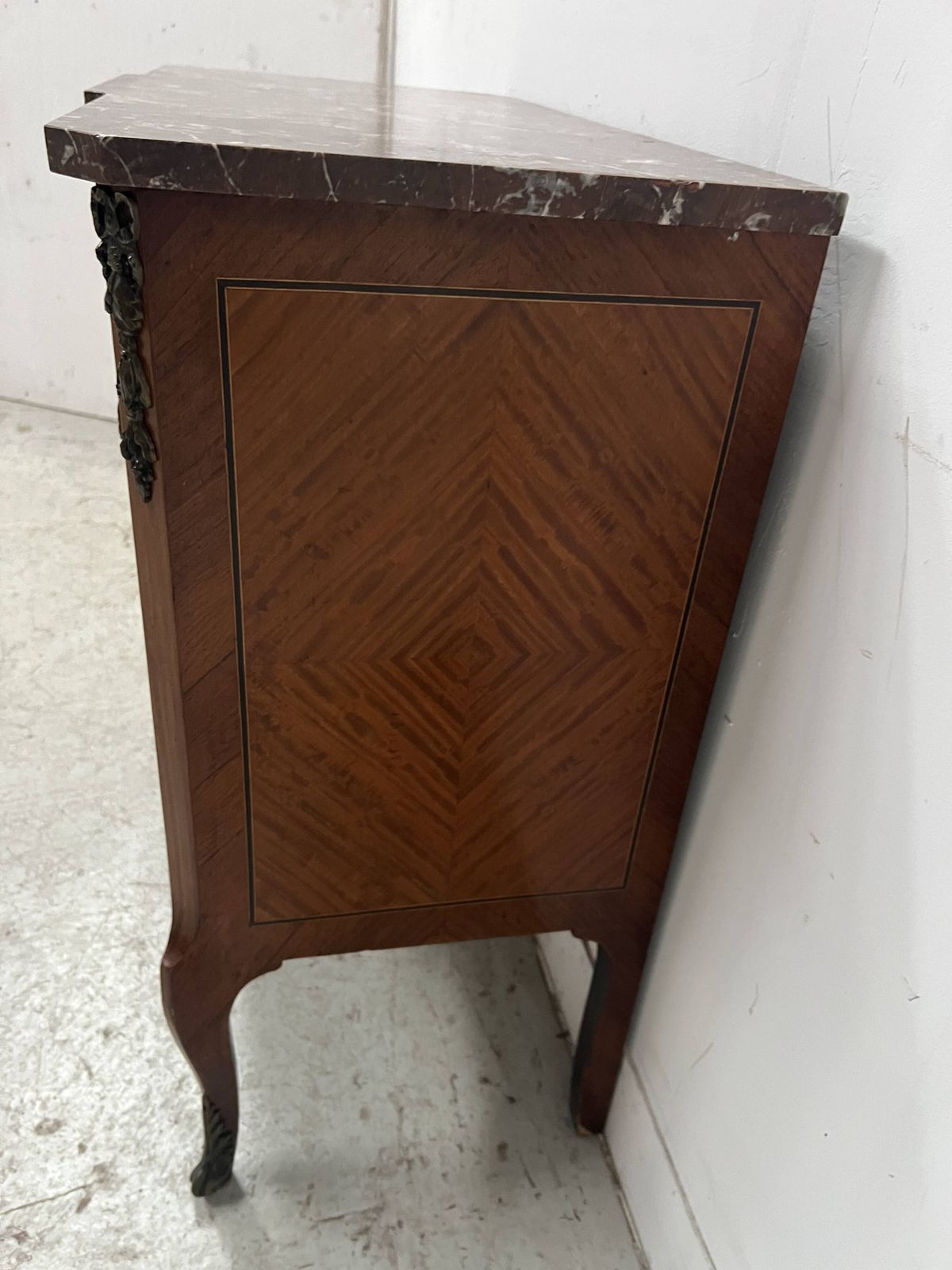 Transition Style Marquetry Chest Of Drawers With A Projecting Top, 20th Century photo buy