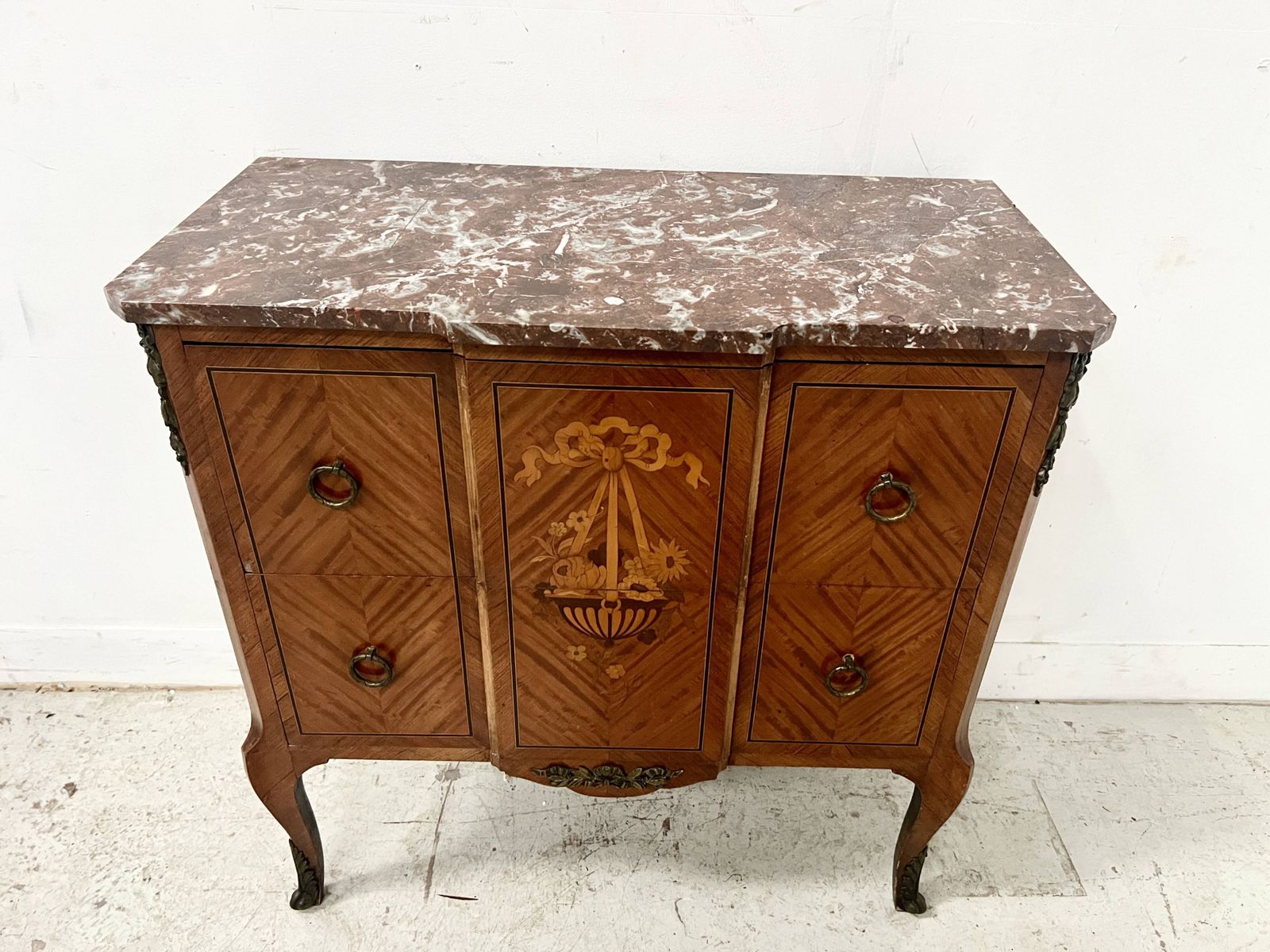 1101.6 Transition Style Marquetry Chest Of Drawers With A Projecting Top, 20th Century photo