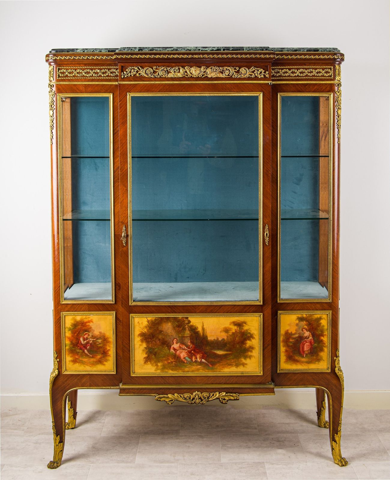 Exceptional French Kingwood Vernis Martin & Ormolu Mounted Vitrine Cabinet   In The Manner Of François Linke photo vinterior