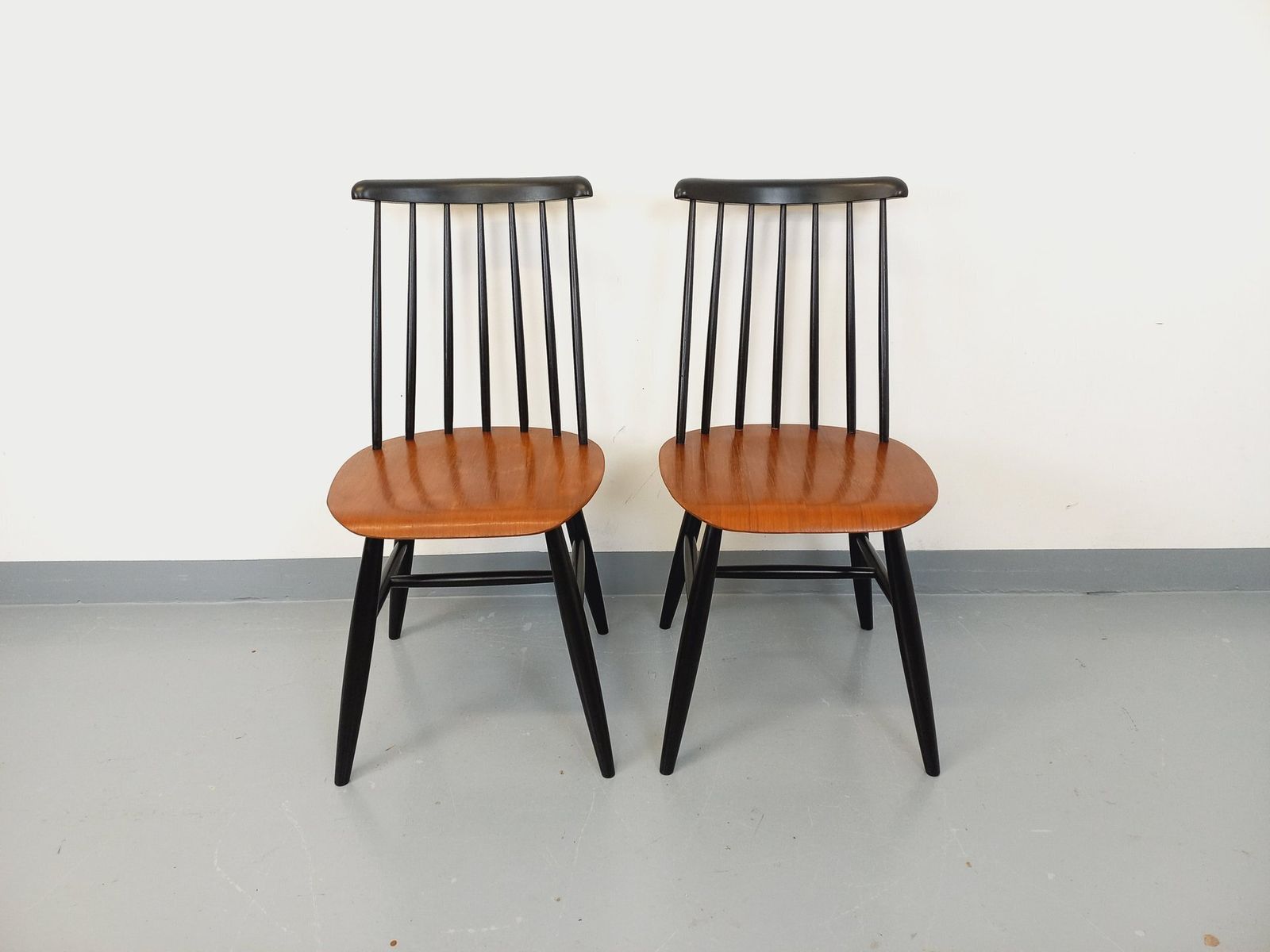 2 Fanett Scandinavian Chairs By Ilmari Tapiovaara In Teak photo for sale