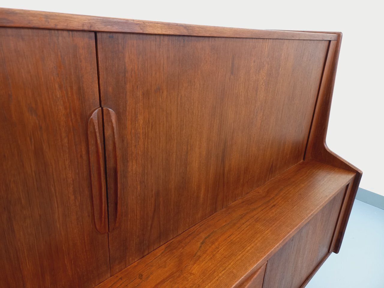 photo furniture Scandinavian Mid Height Sideboard Ib Kofod Larsen In Teak