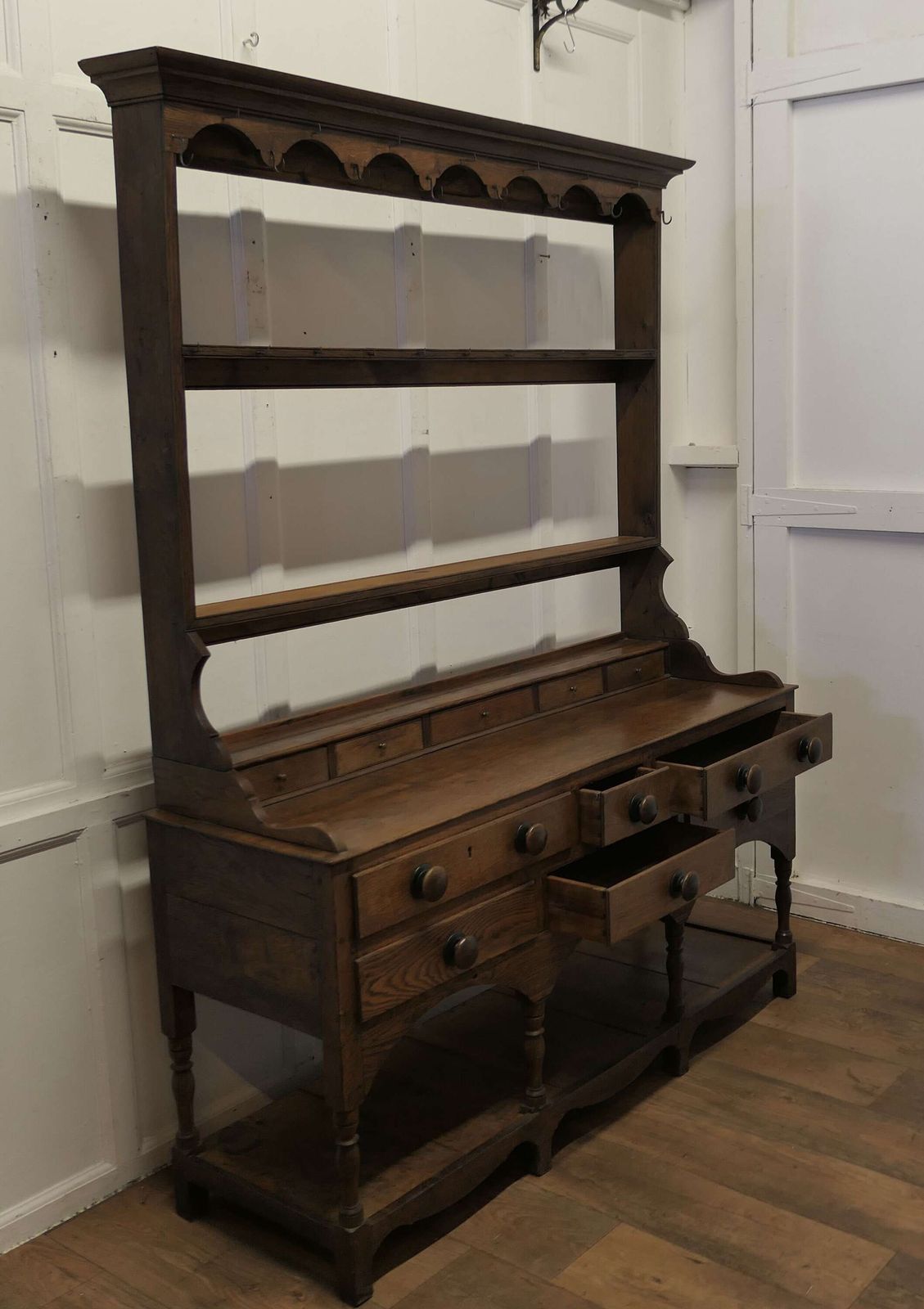Georgian Country Oak Cottage Dresser The Dresser Has A Shelved Top With 2 Shelves Thes photo 2700.0