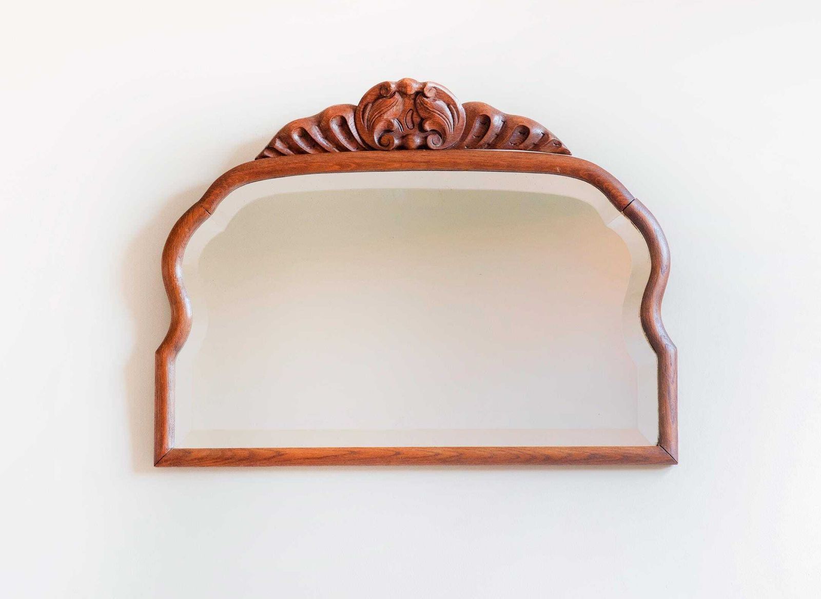 Grote Antieke Houten Schouwspiegel – Geschulpte Lijst Met Gesneden Bekroning – Geslepen Glas – Victoriaanse Stijl