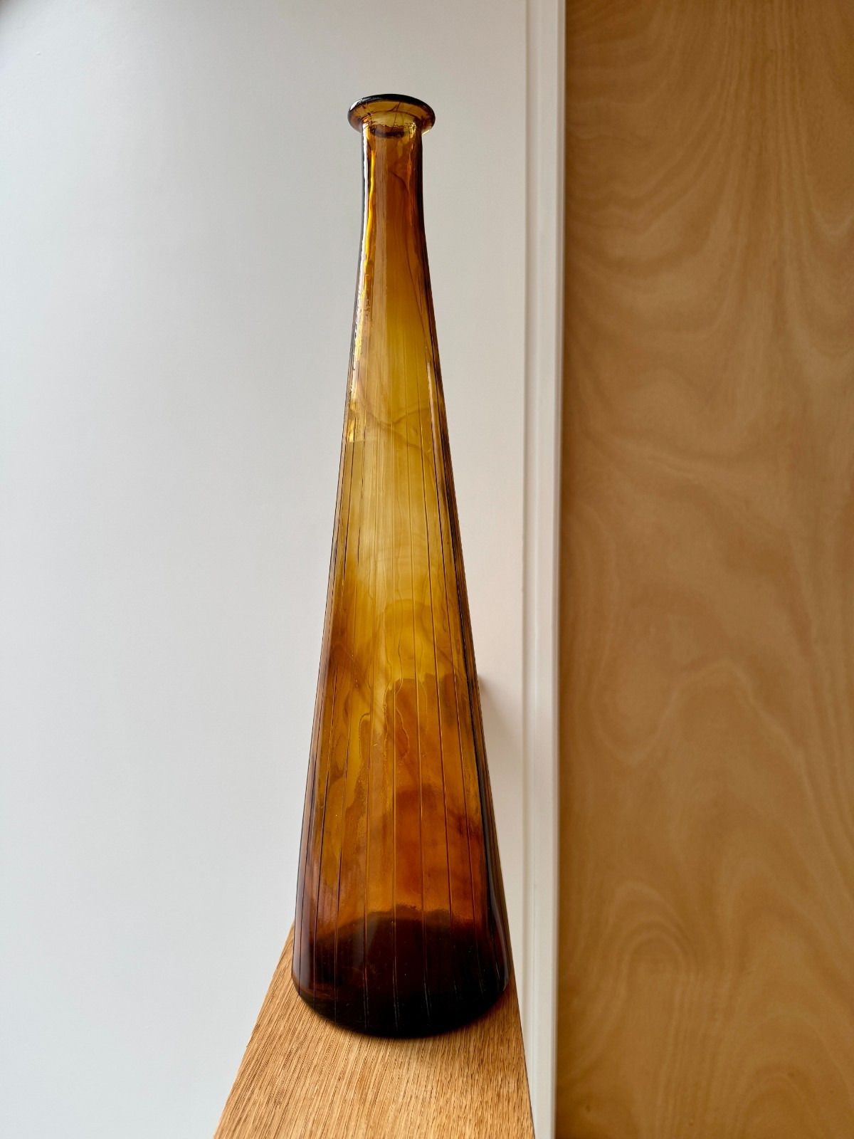 Xl Amber Glass Empoli Genie Bottle With Stopper (Slightly Damaged) 67cm A/F photo 75.0