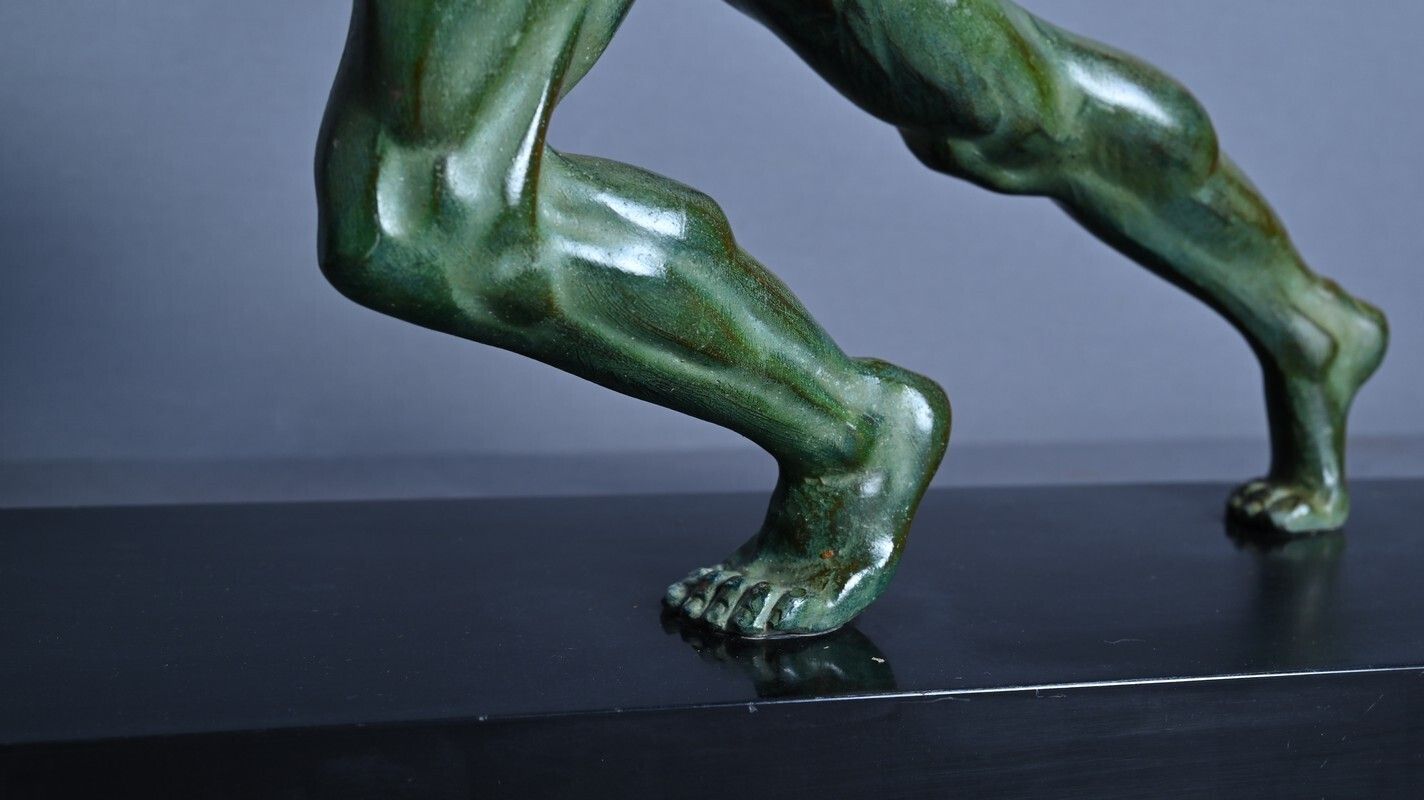 photo furniture Important Bronze Sculpture "Allegory Of Strength", Art Deco – 1940