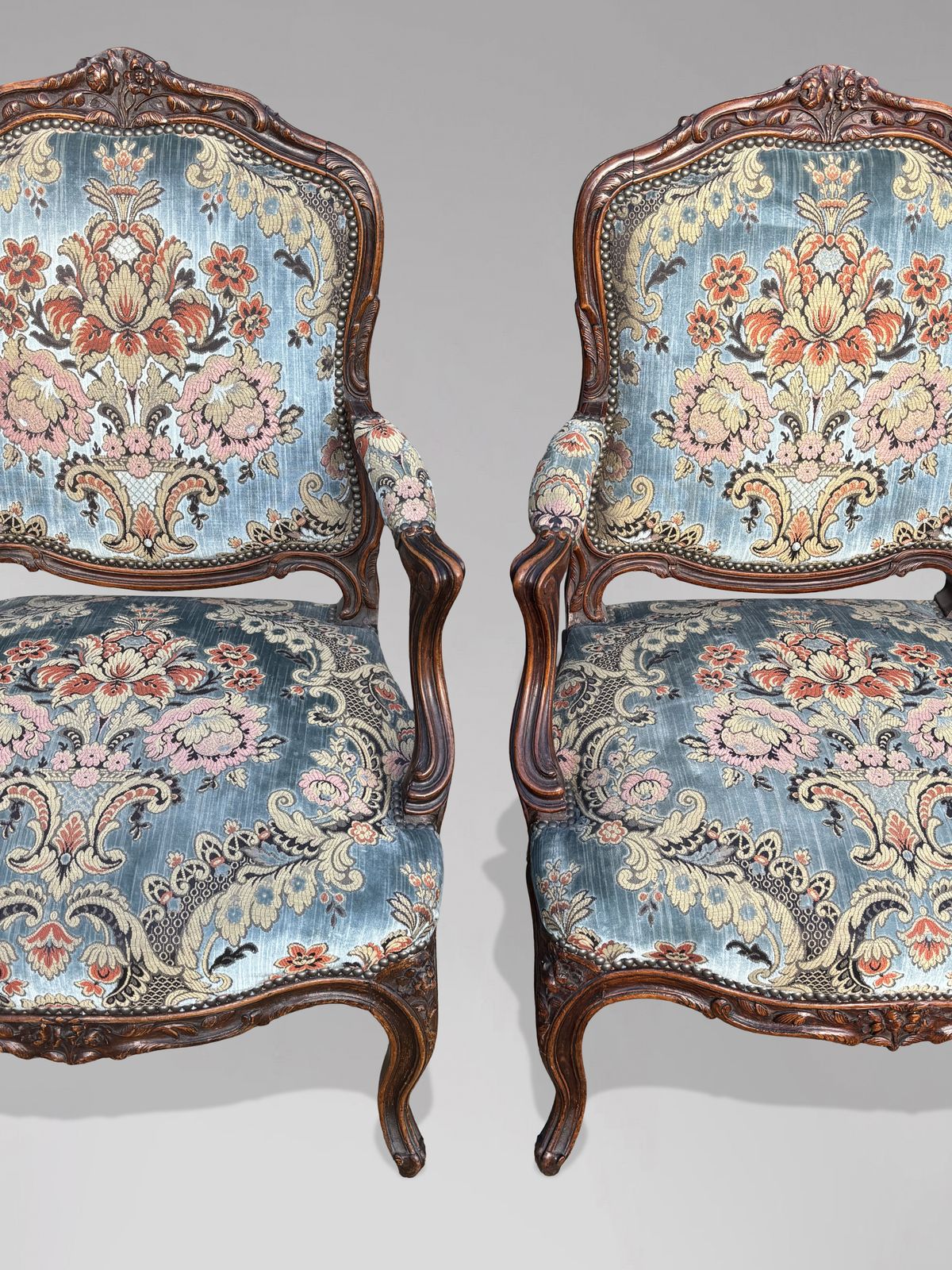 photo furniture Set Of 4 French Louis XV 19th Century Upholstered Armchairs