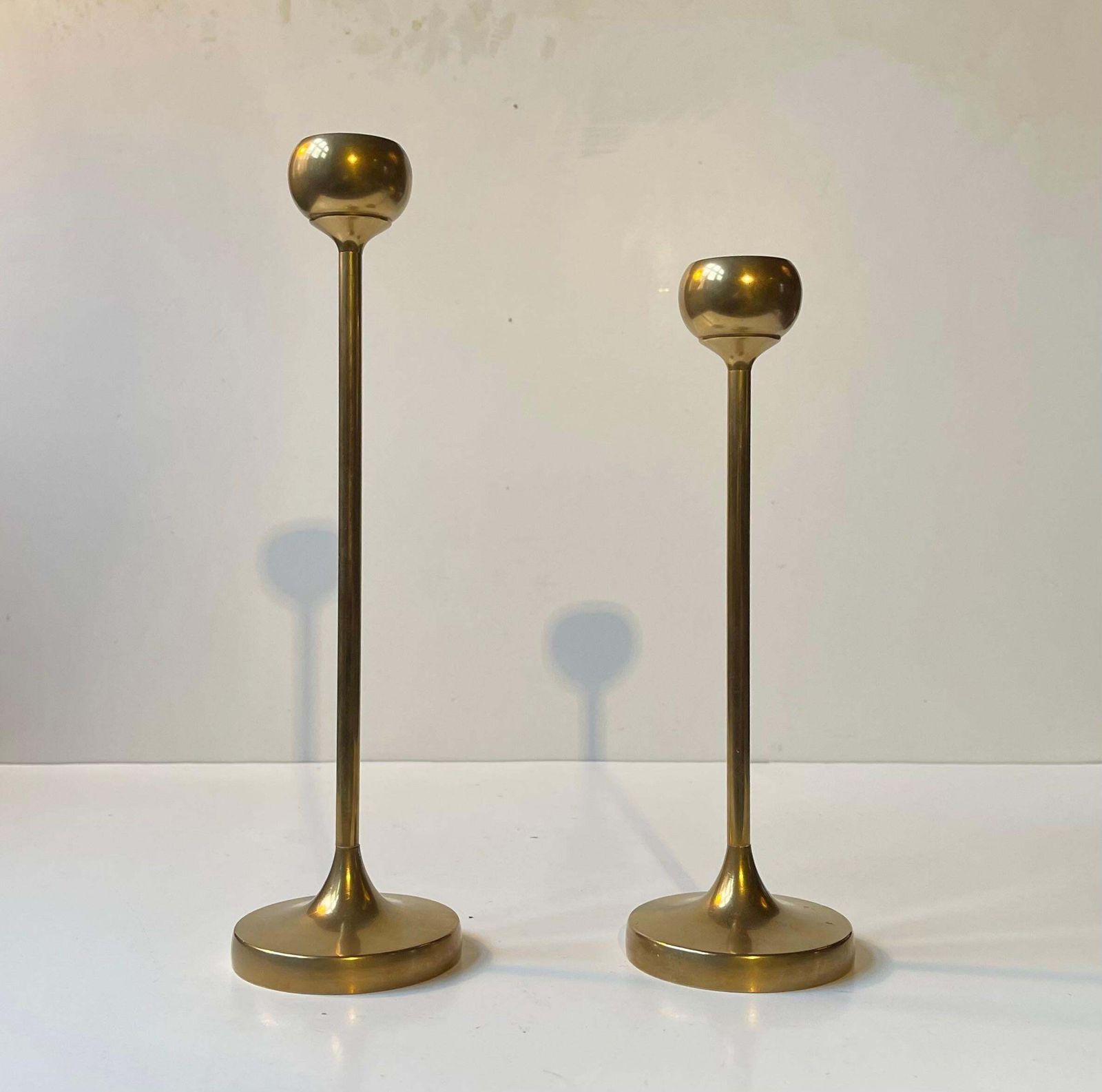 Scandinavian Modern Tulip Candlesticks In Brass, 1960s, Set Of 2 photo for sale