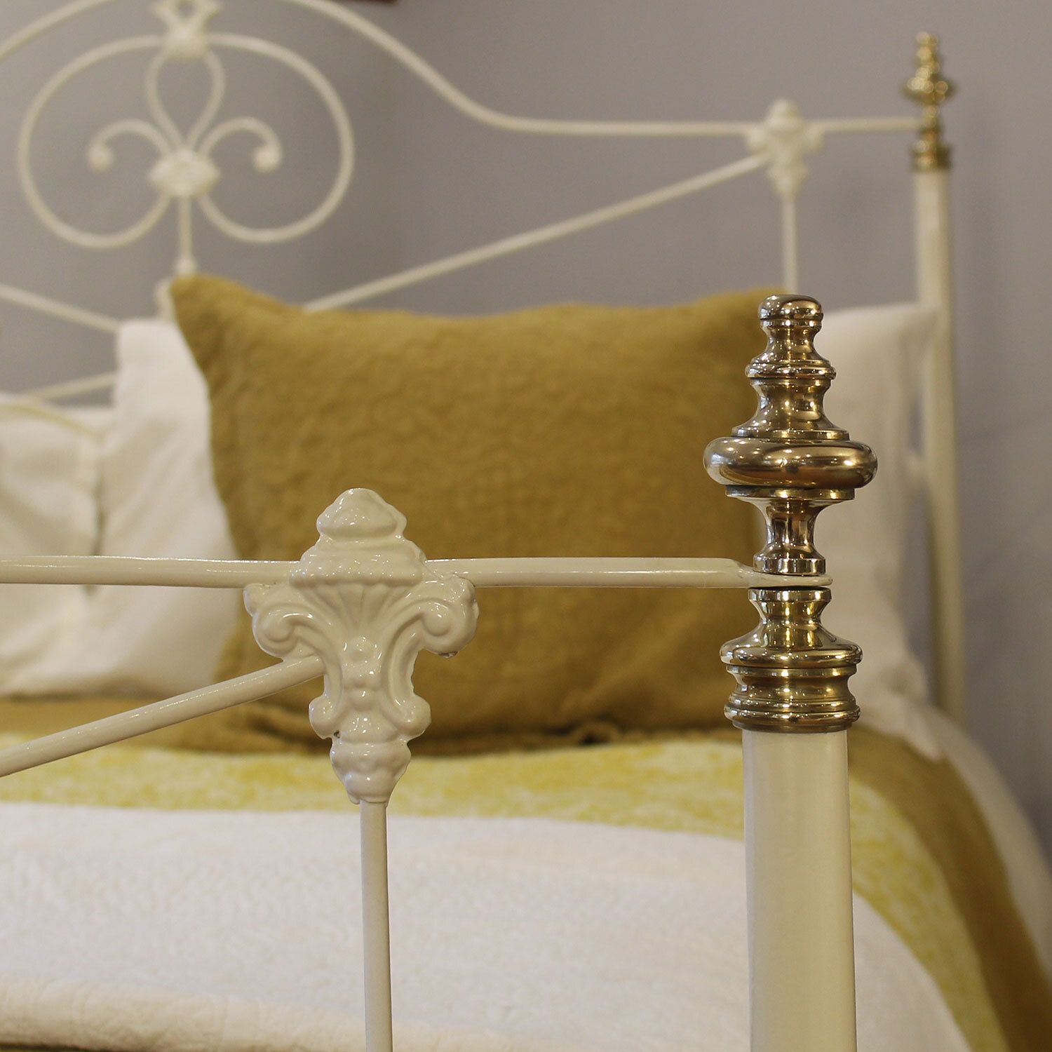 King Cast Iron Antique Bed In Ivory And Brass, Circa 1880 photo buy