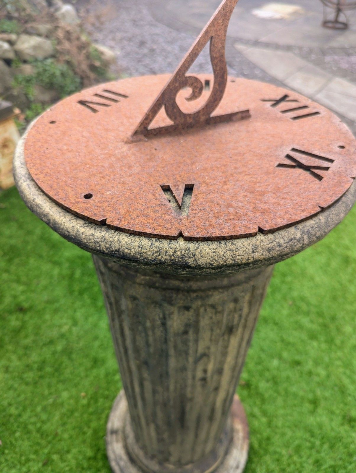 photo vinterior Vintage Style English Stone Reeded Sundial Garden Column Delivery Available Uk. 0045.