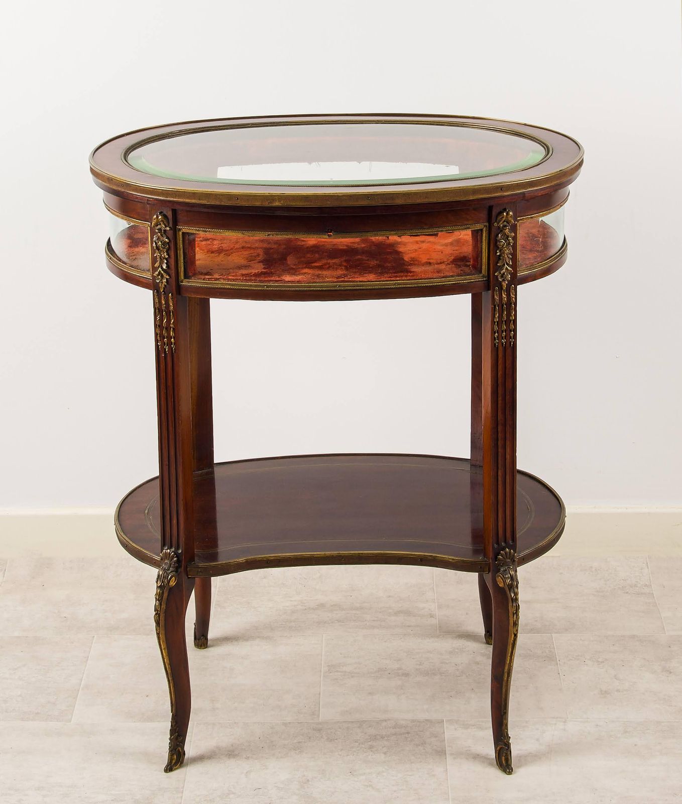Belle époque French Mahogany Bijouterie Table With Glass Display Top, C.1900 photo vinterior