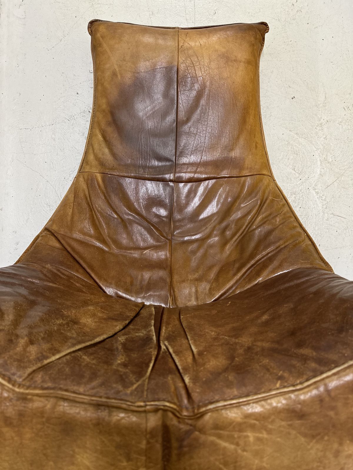 photo for sale Montis The Rock Leather Chair By Gerard Van Den Berg